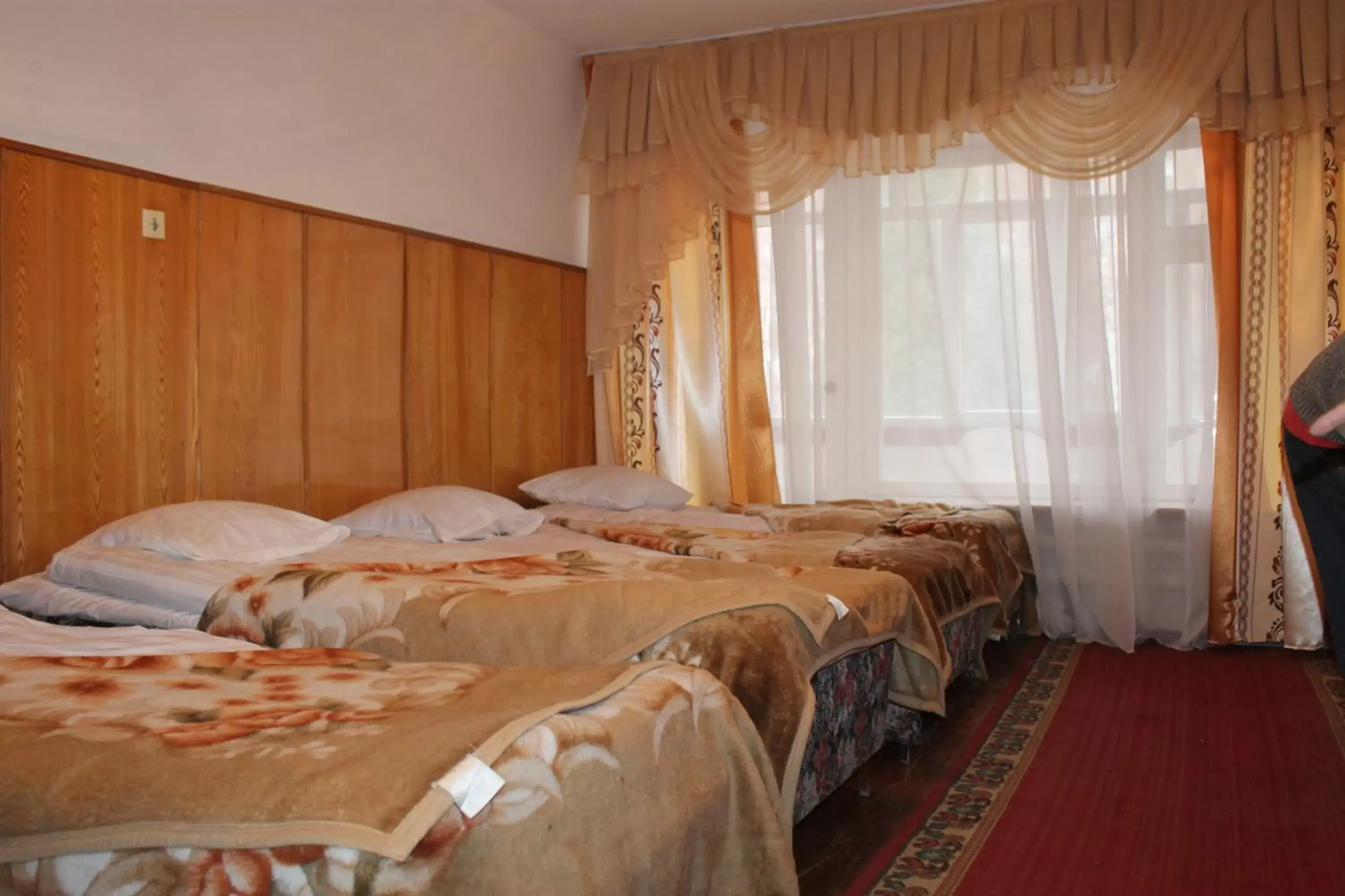 Quadruple Room with Shared Bathroom in Otel Issyk-Kul Karakol Quadruple Room with Shared Bathroom in Otel Issyk-Kul Karakol