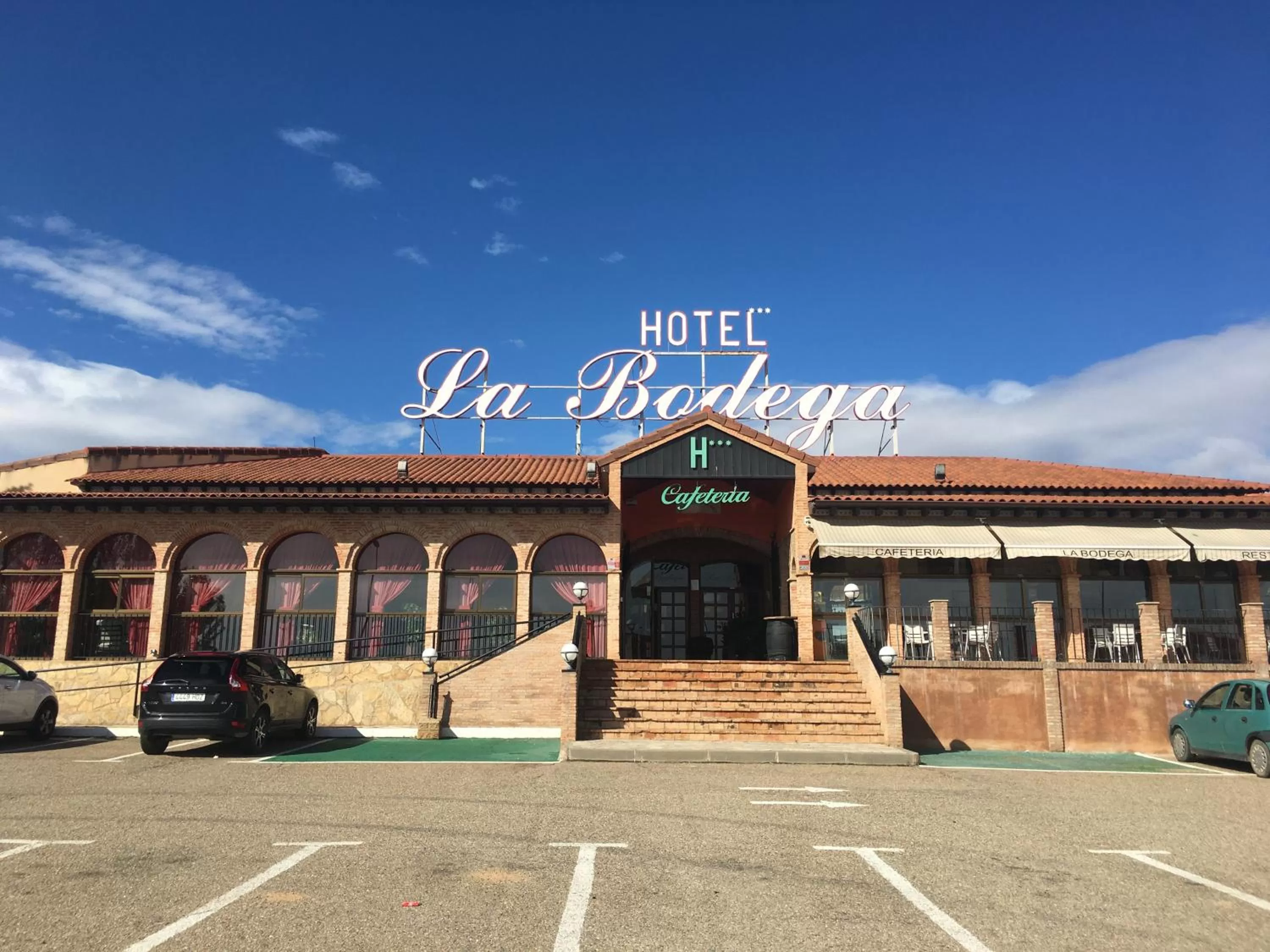 Facade/entrance in Hotel La Bodega