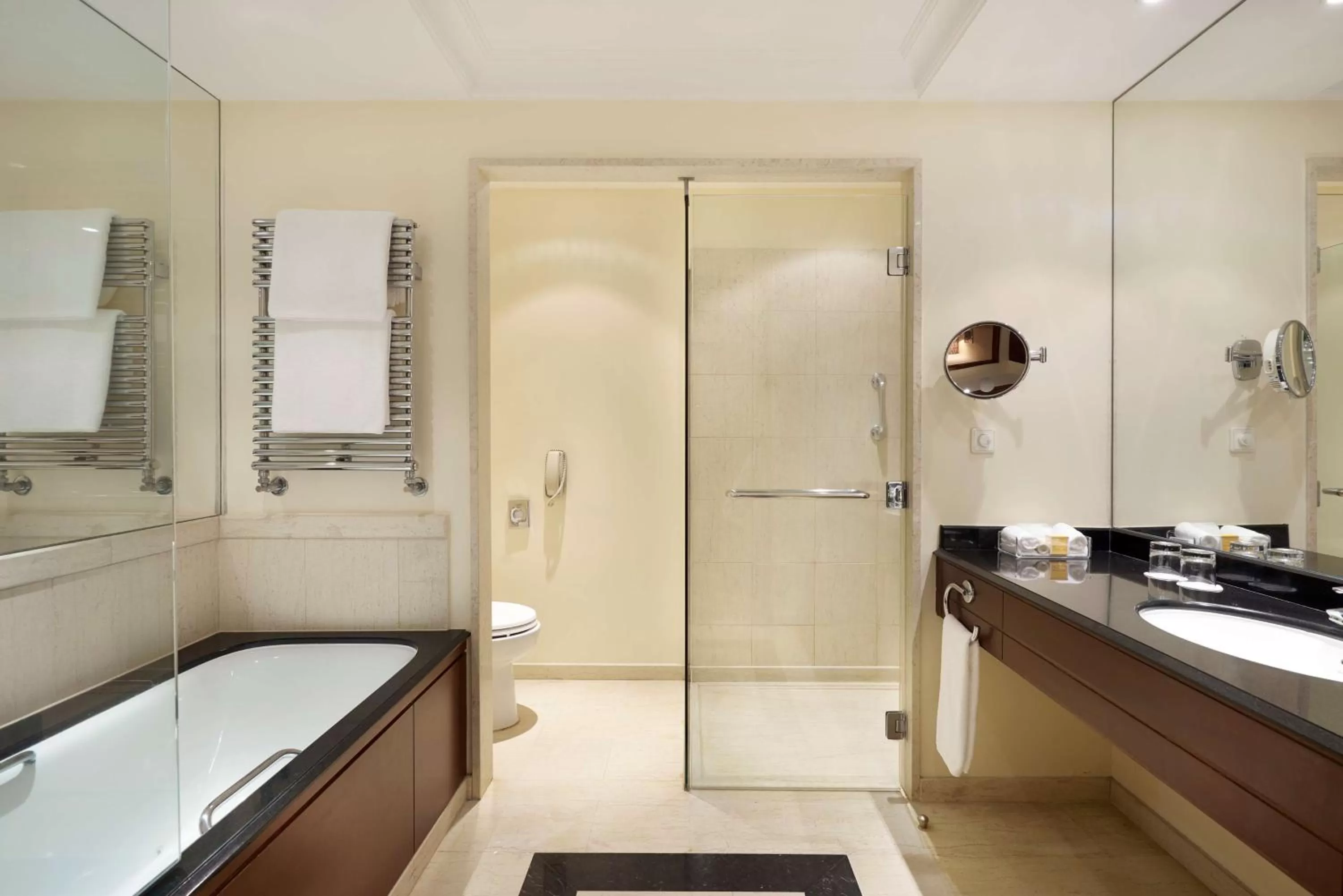 Bathroom in Hyatt Regency Thessaloniki