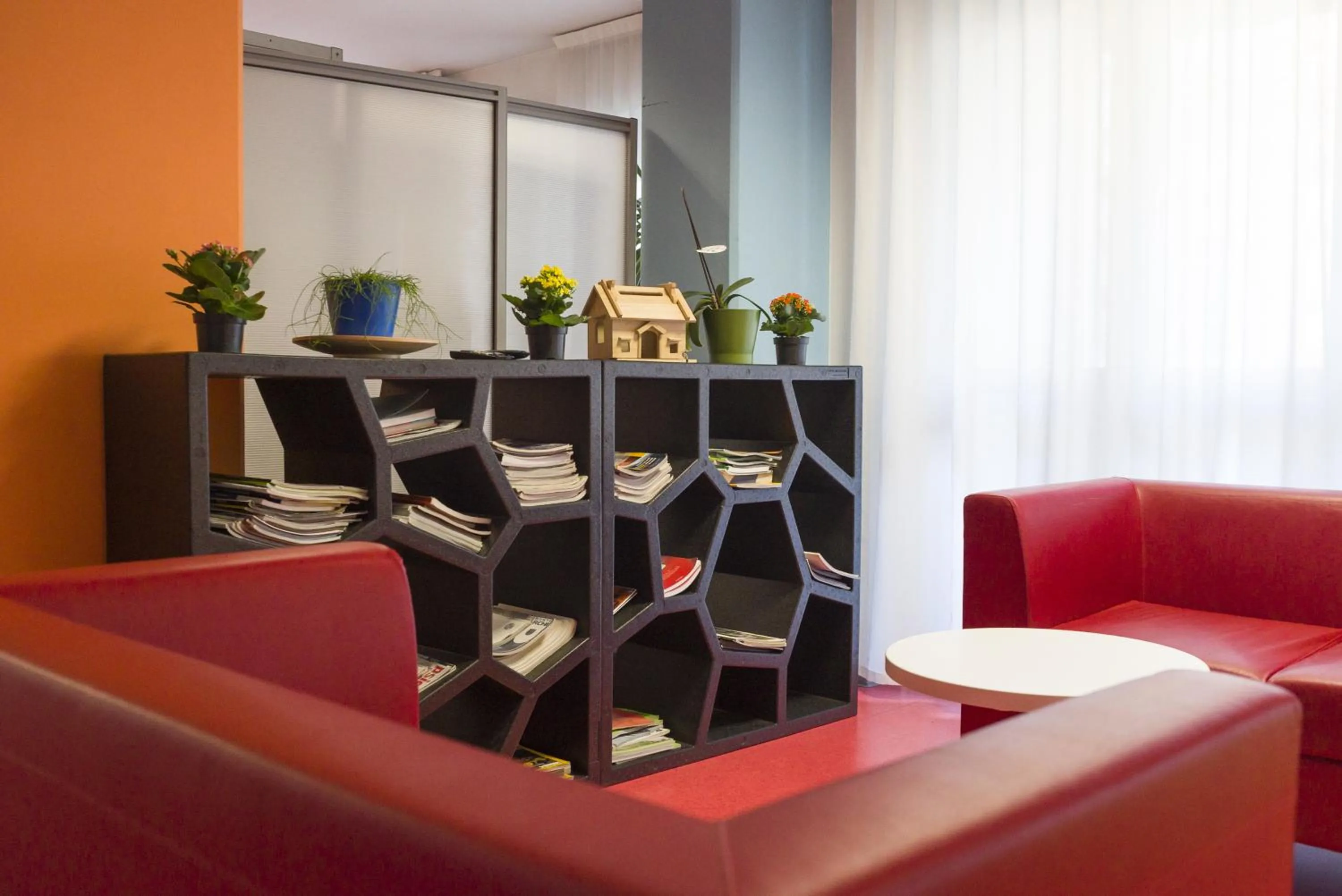 Communal lounge/ TV room in Hotel Sharing