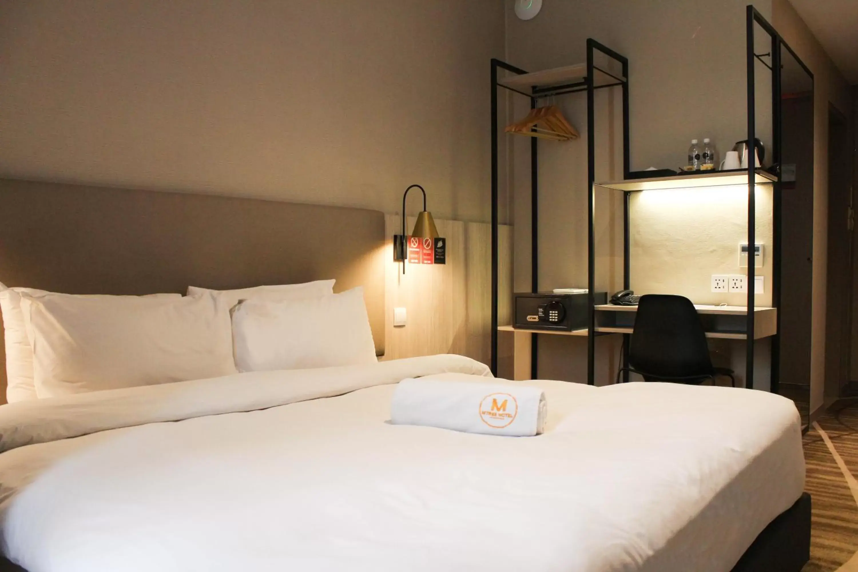 Deluxe King Room in MTREE Hotel Deluxe King Room in MTREE Hotel