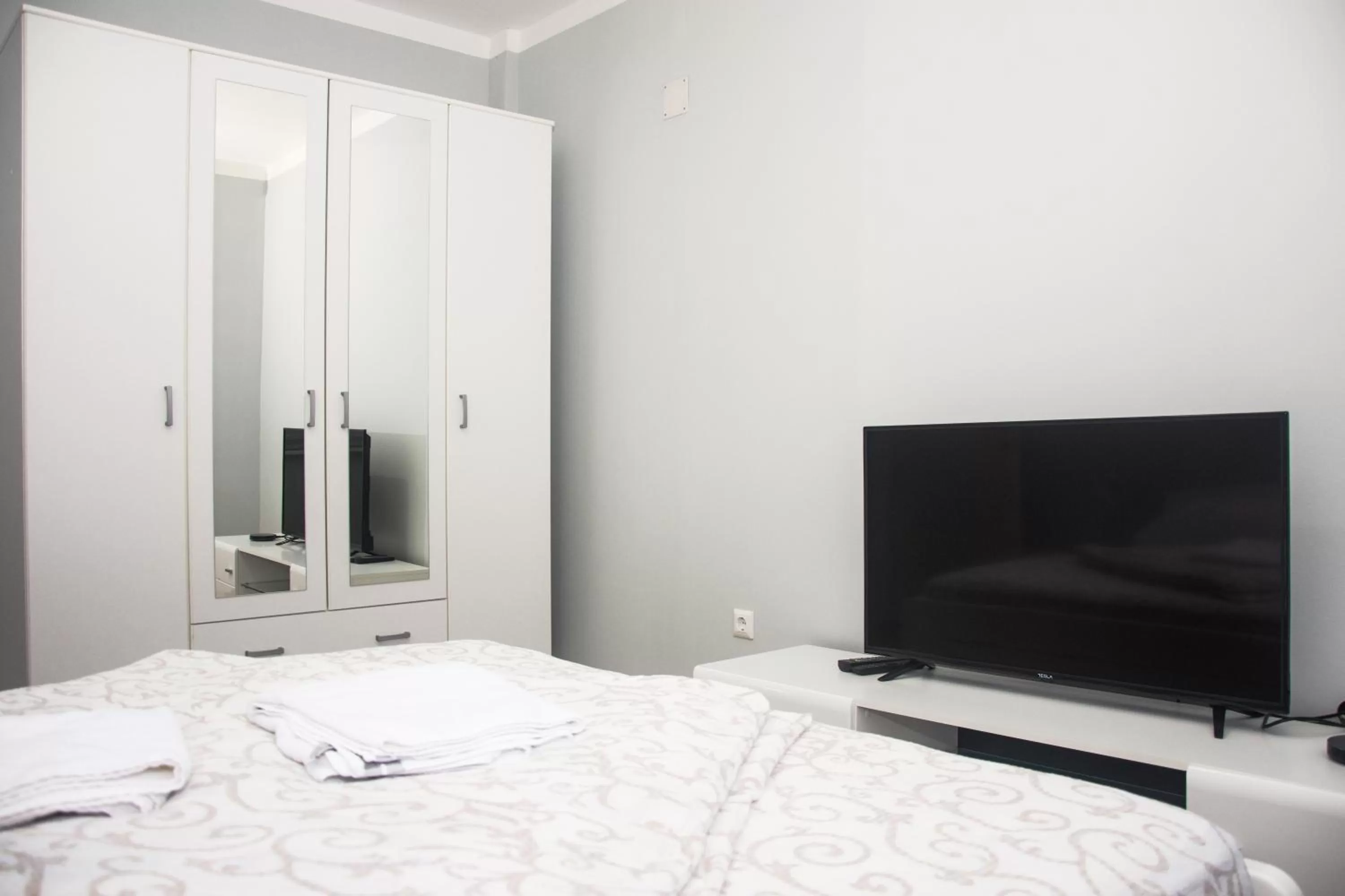 TV/Entertainment Center in Motel Aura