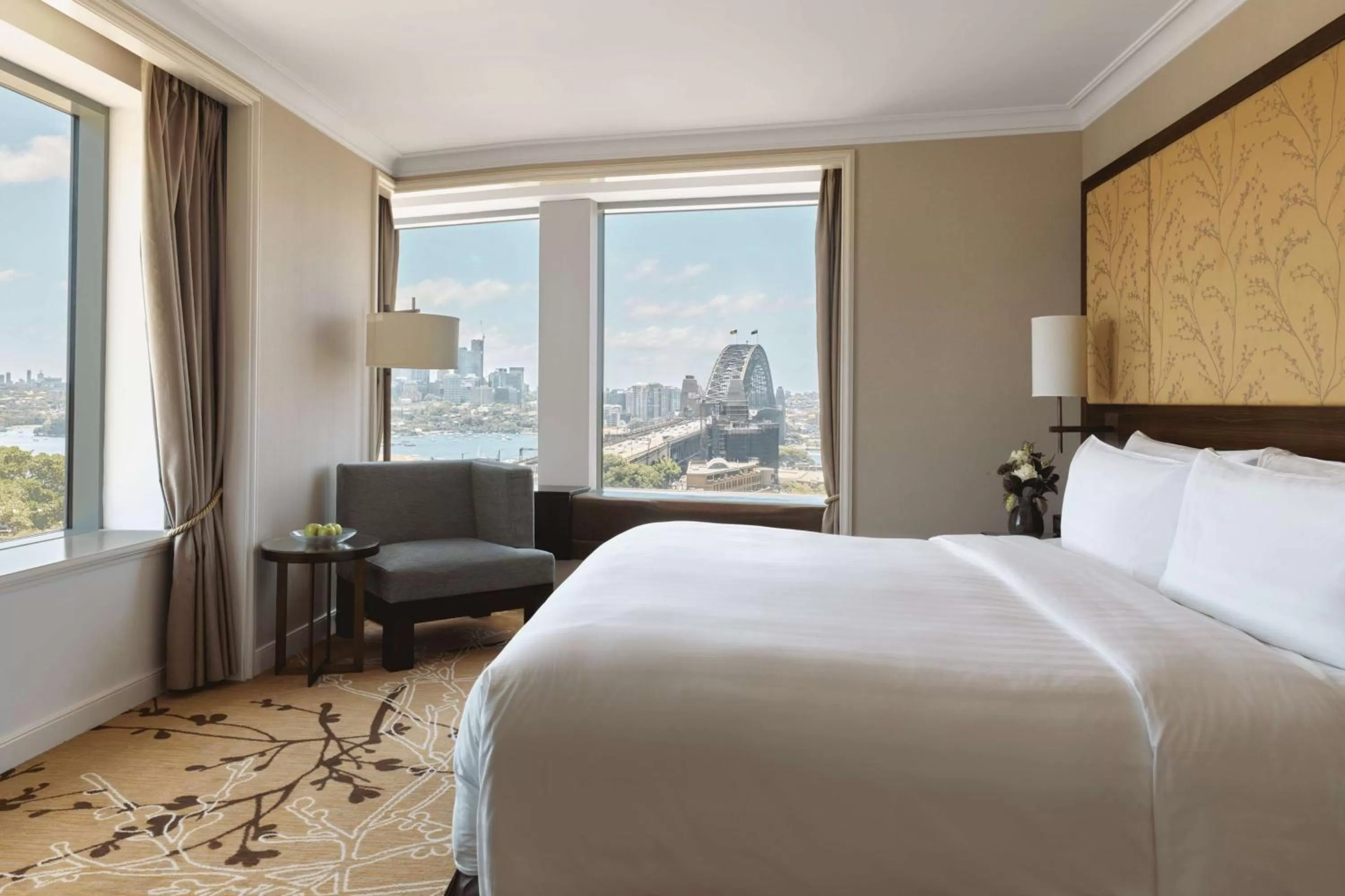 Harbor Bridge Suite with Club Lounge Access in Shangri-La Sydney
