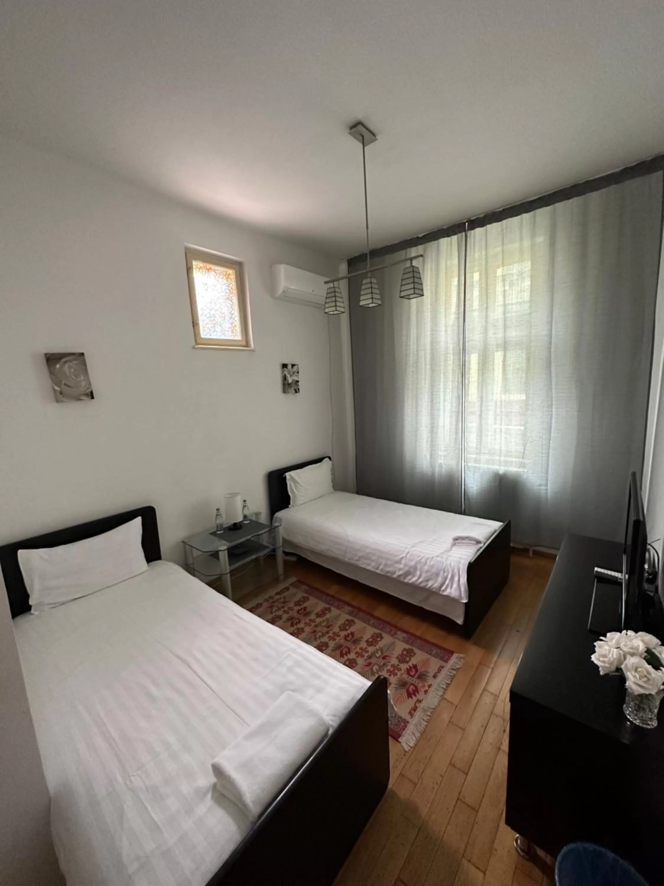 Bed in George&Dragon Rooms