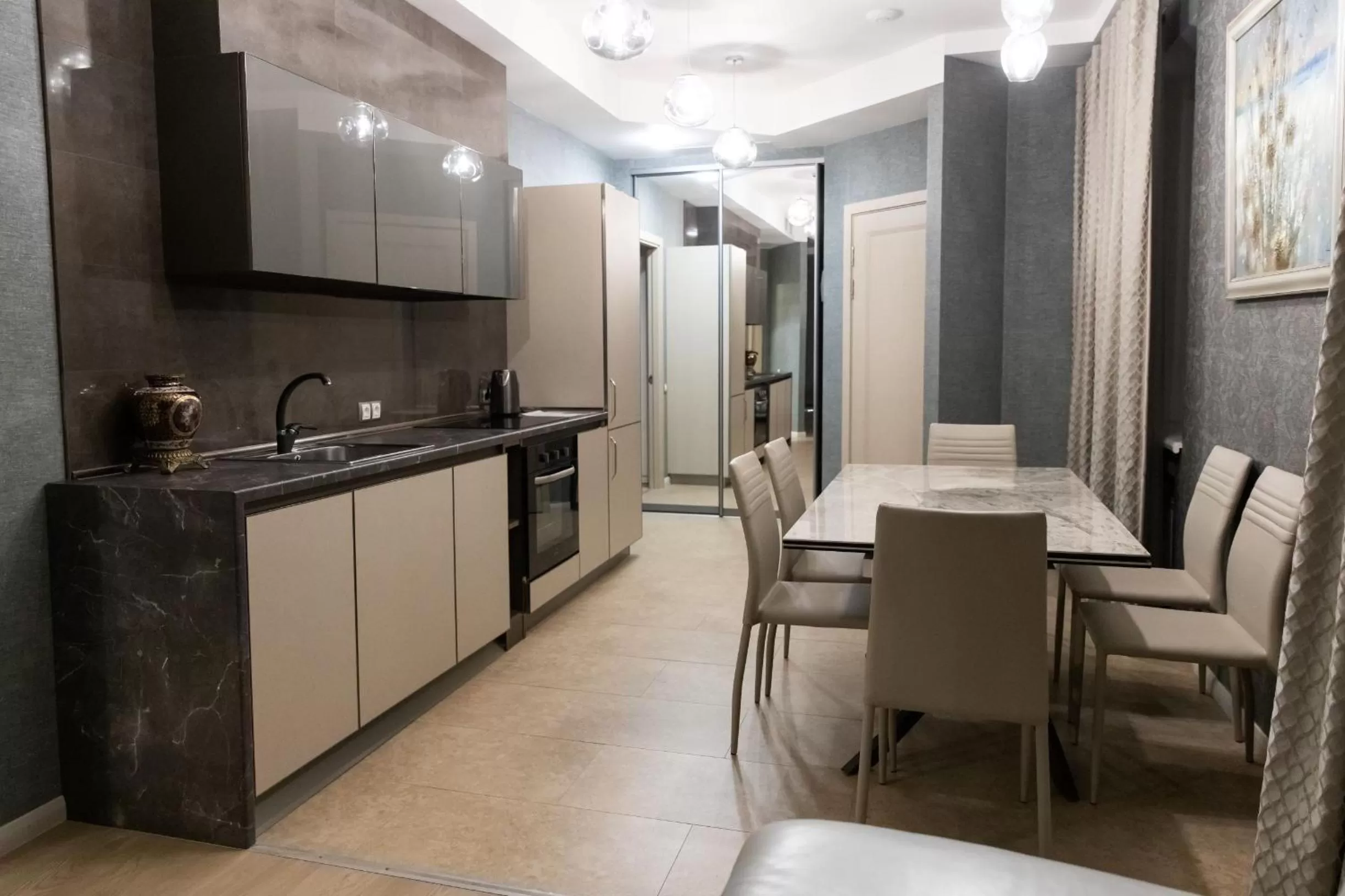 Kitchen or kitchenette, Kitchen/Kitchenette in Hotel "Mandarin Clubhouse"