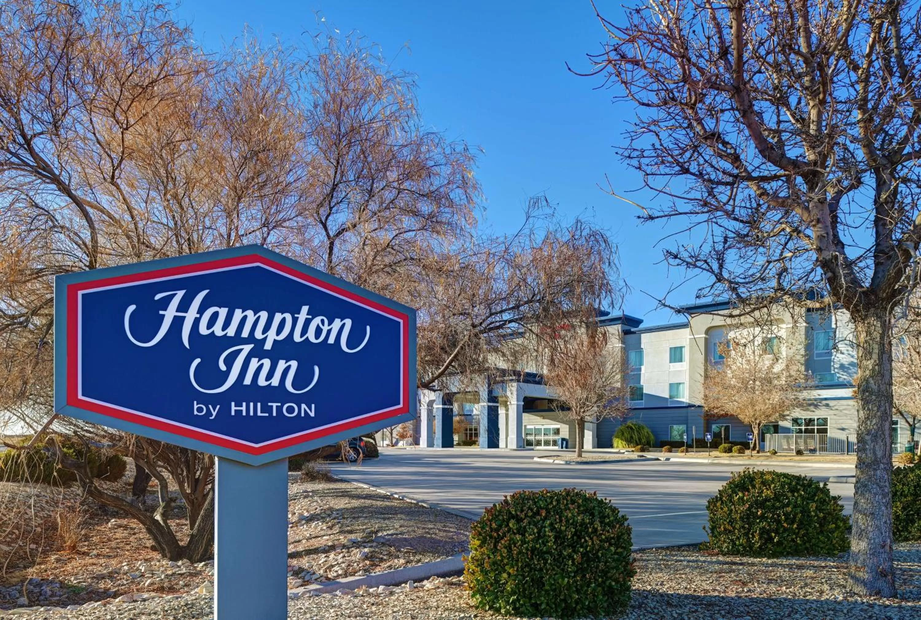 Property building in Hampton Inn Deming