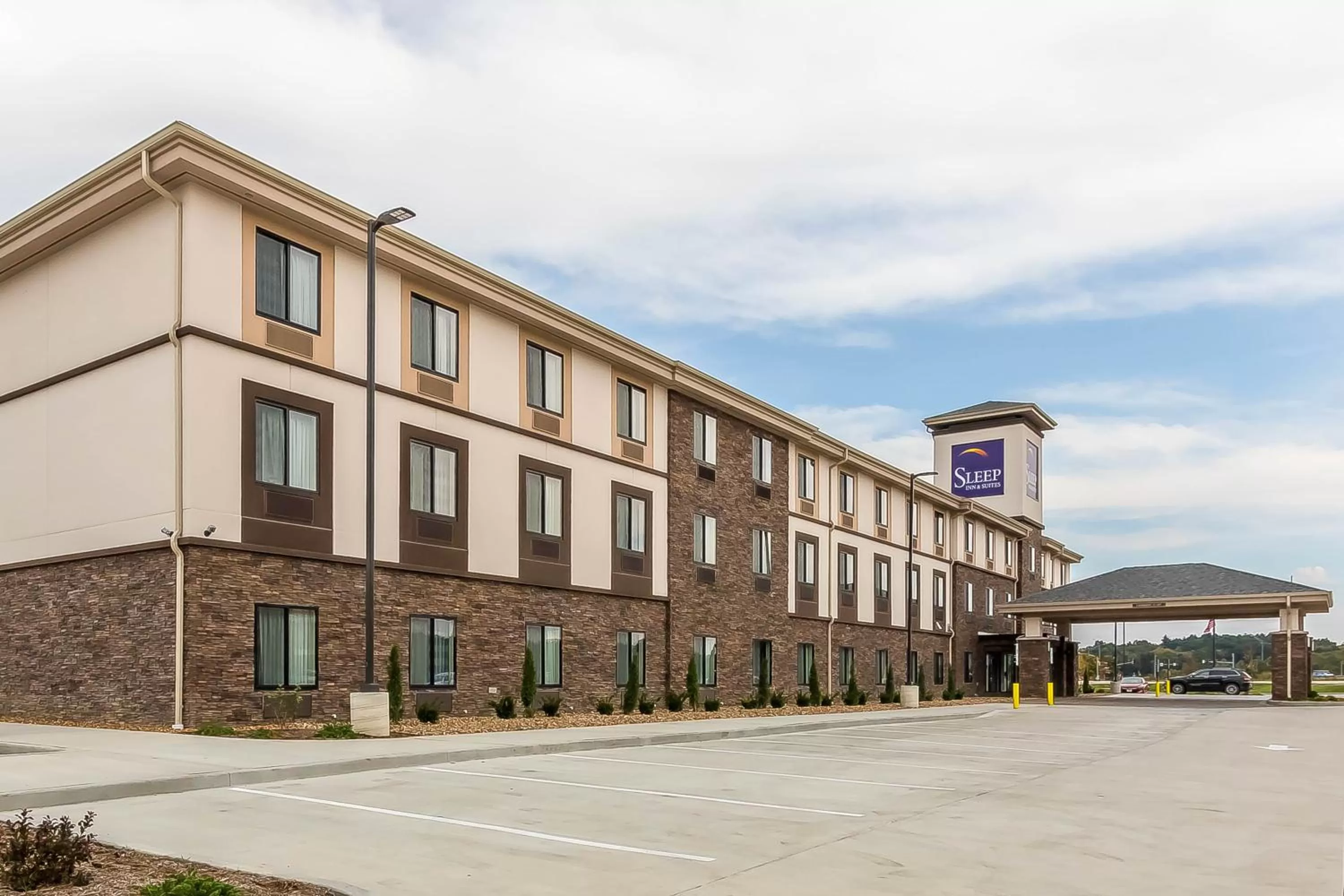 Property building in Sleep Inn & Suites O'Fallon MO - Technology Drive