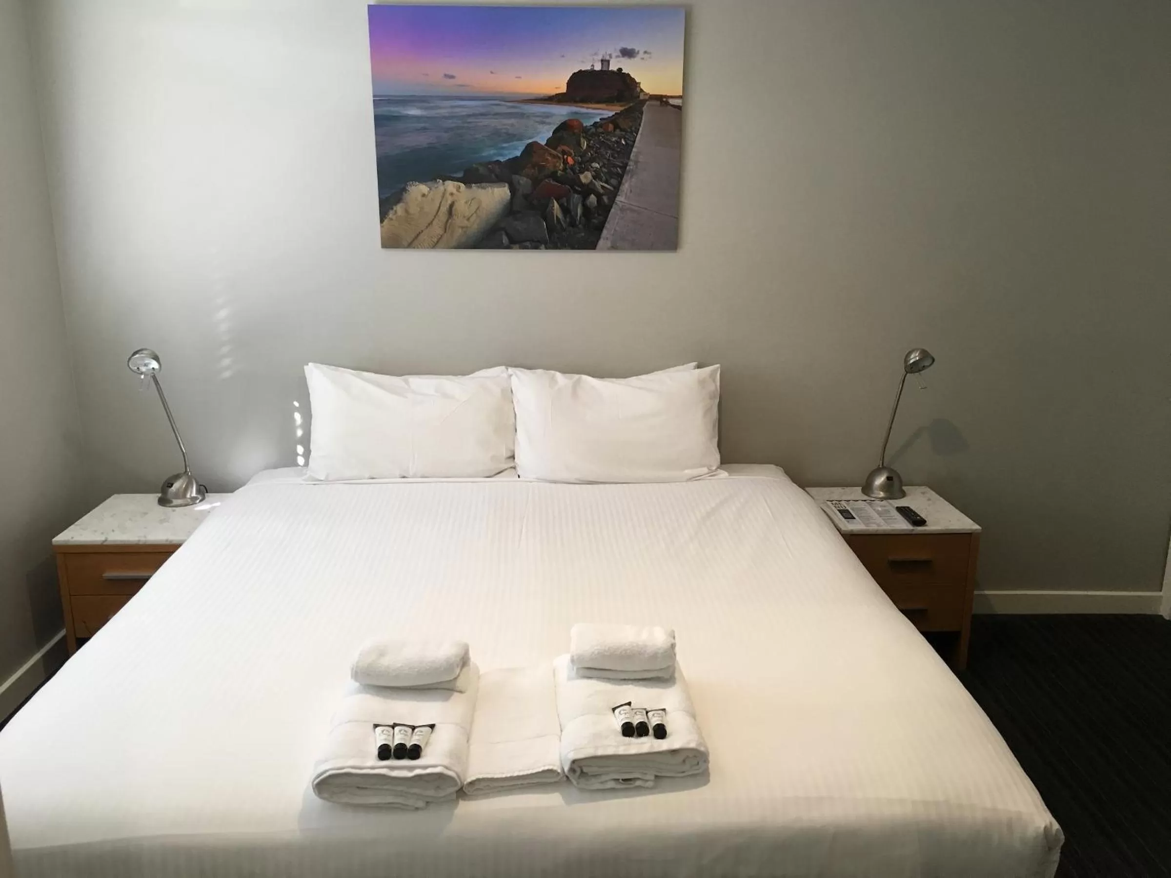 Bed in The Premier Hotel Broadmeadow