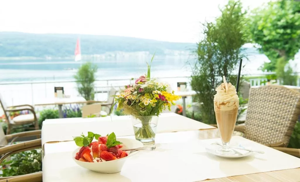 Restaurant/Places to Eat in Strandhotel Löchnerhaus