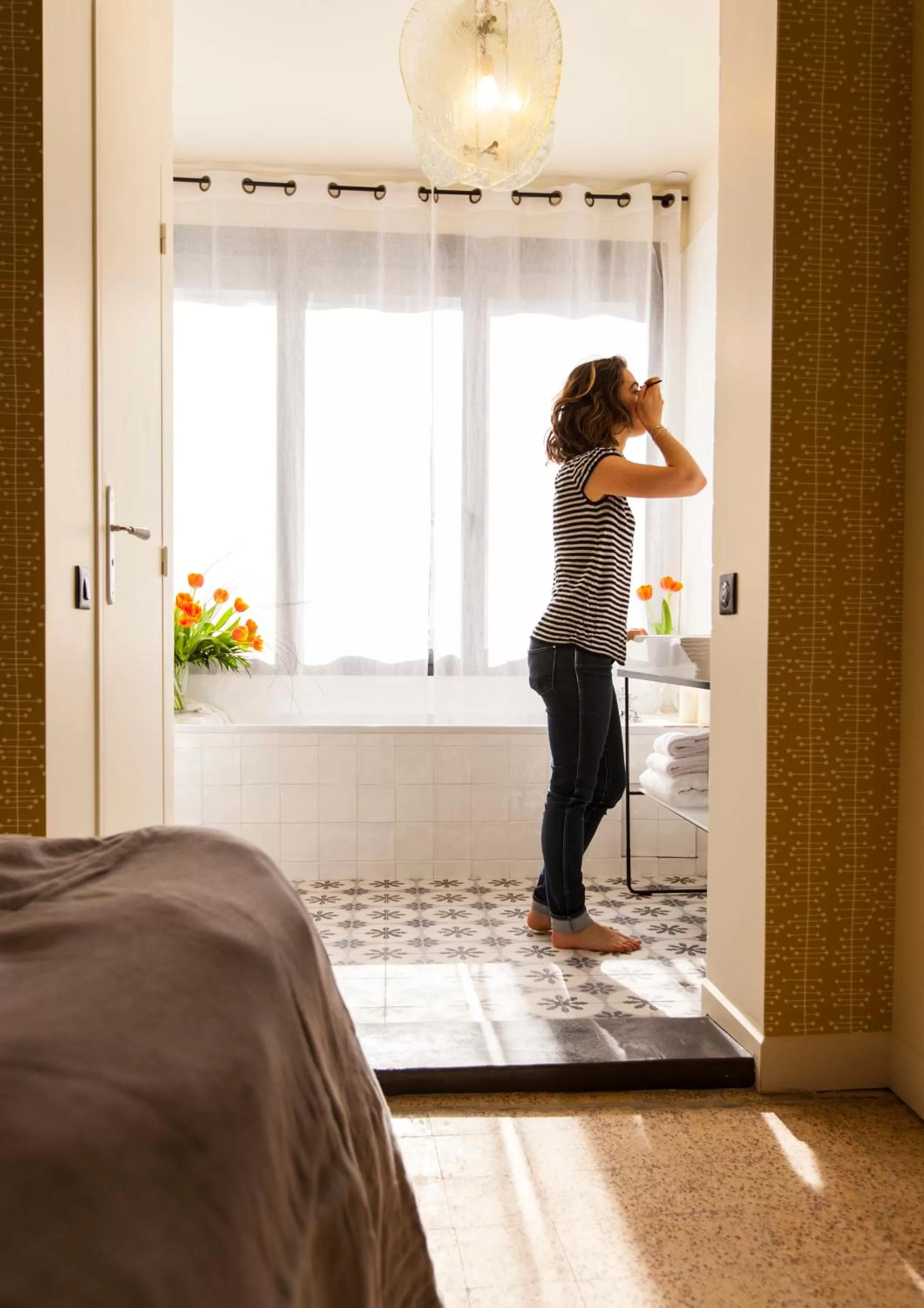 People, Bed in Maison Volver