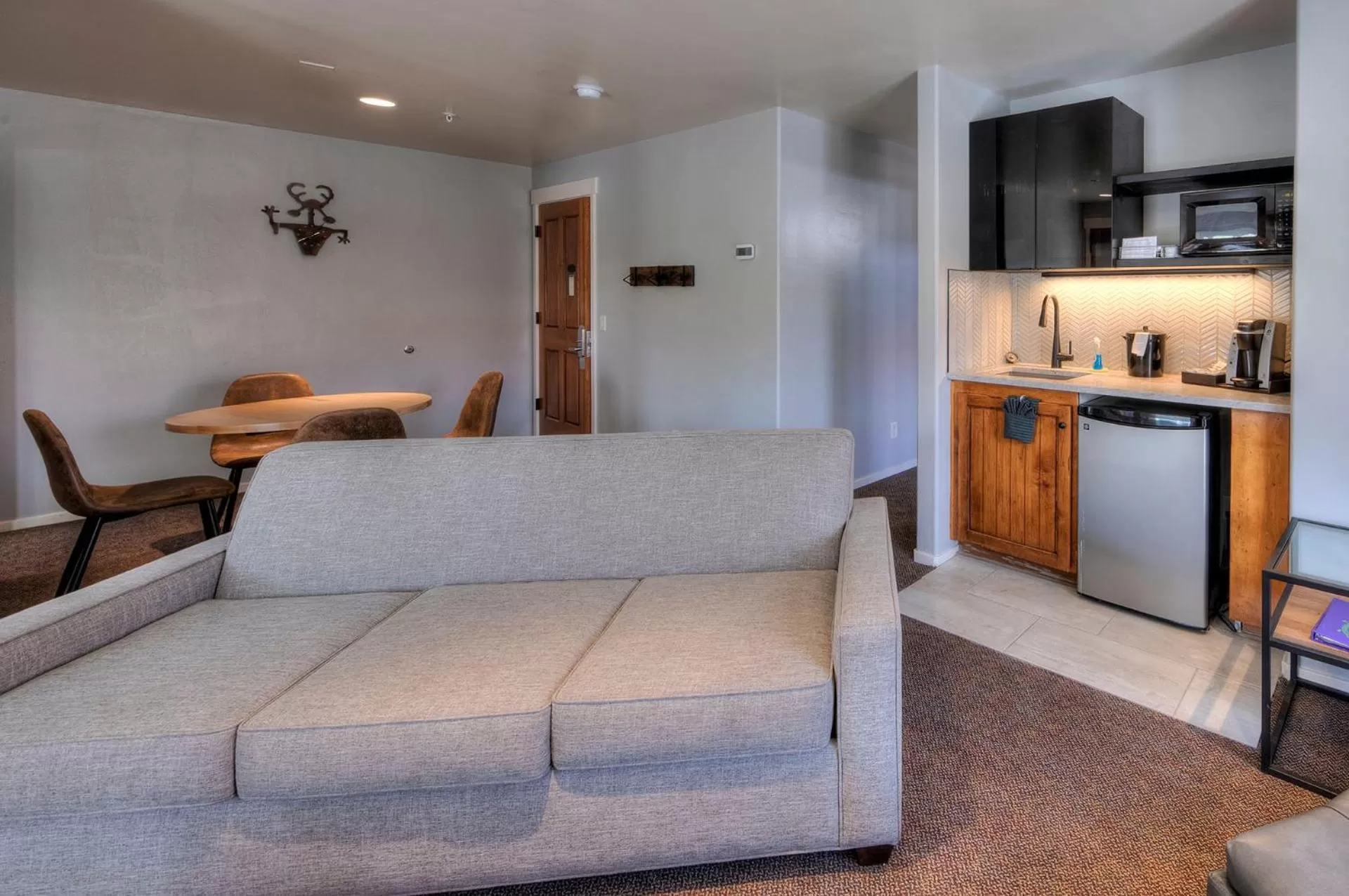 Living room in The Gonzo Inn