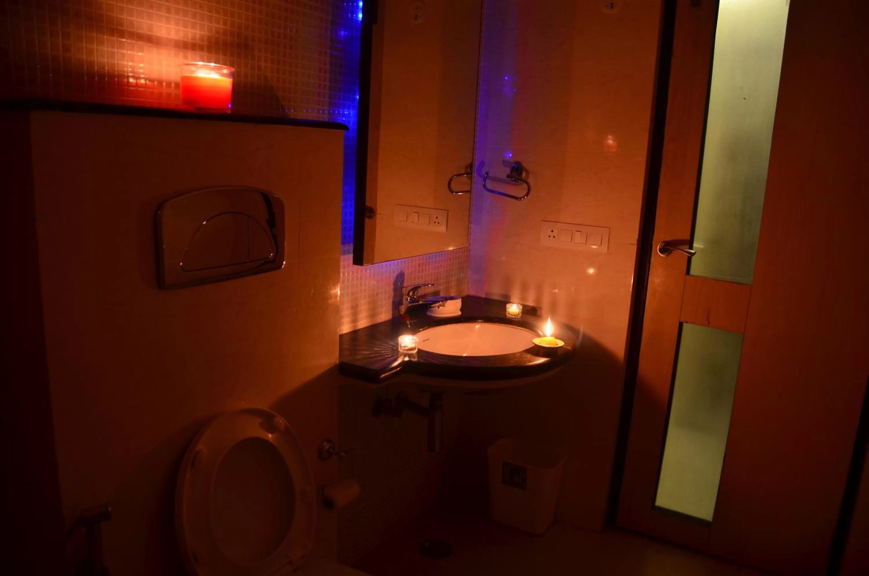 Shower in Hotel H R Palace