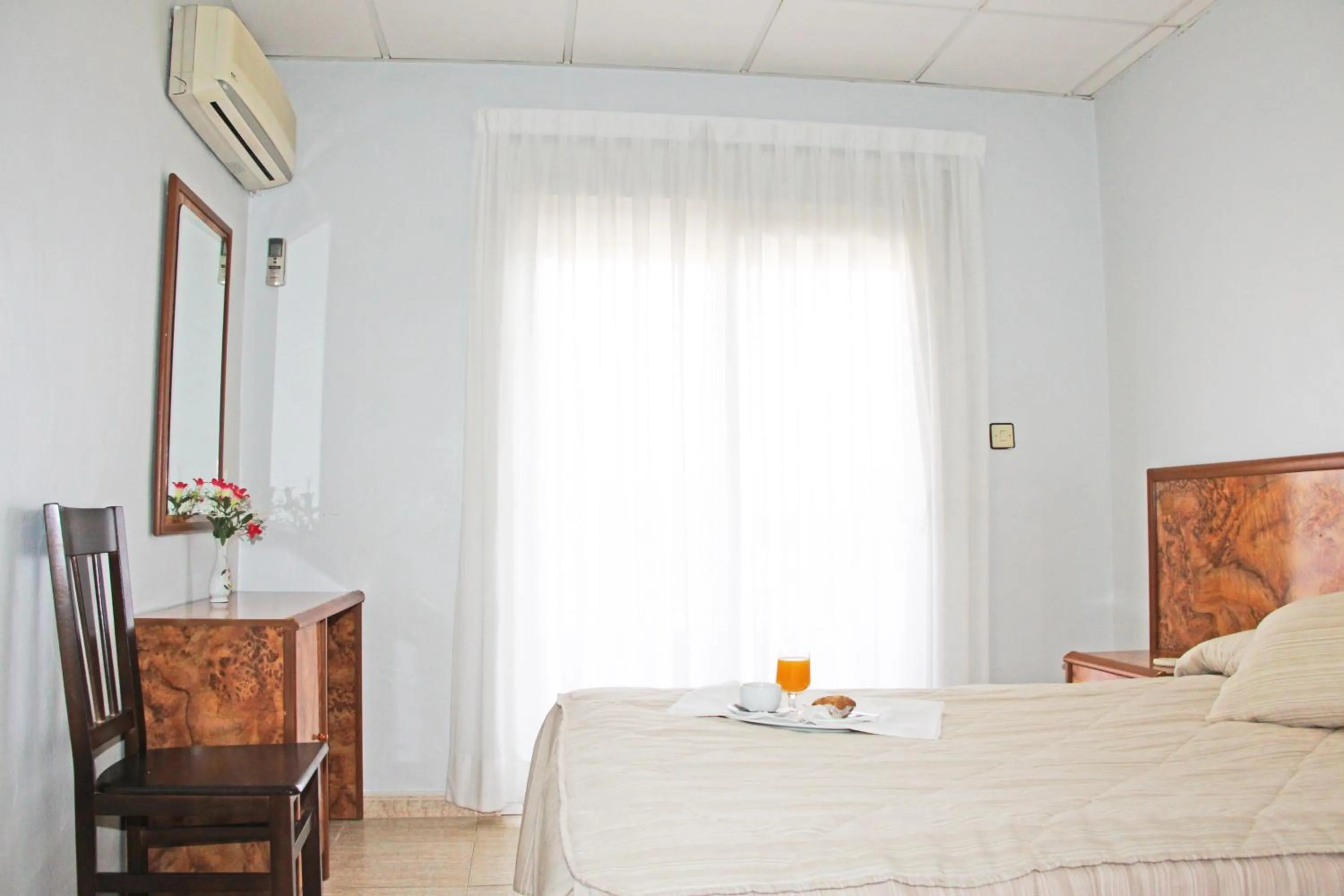 Day, Bed in Hotel Trabuco