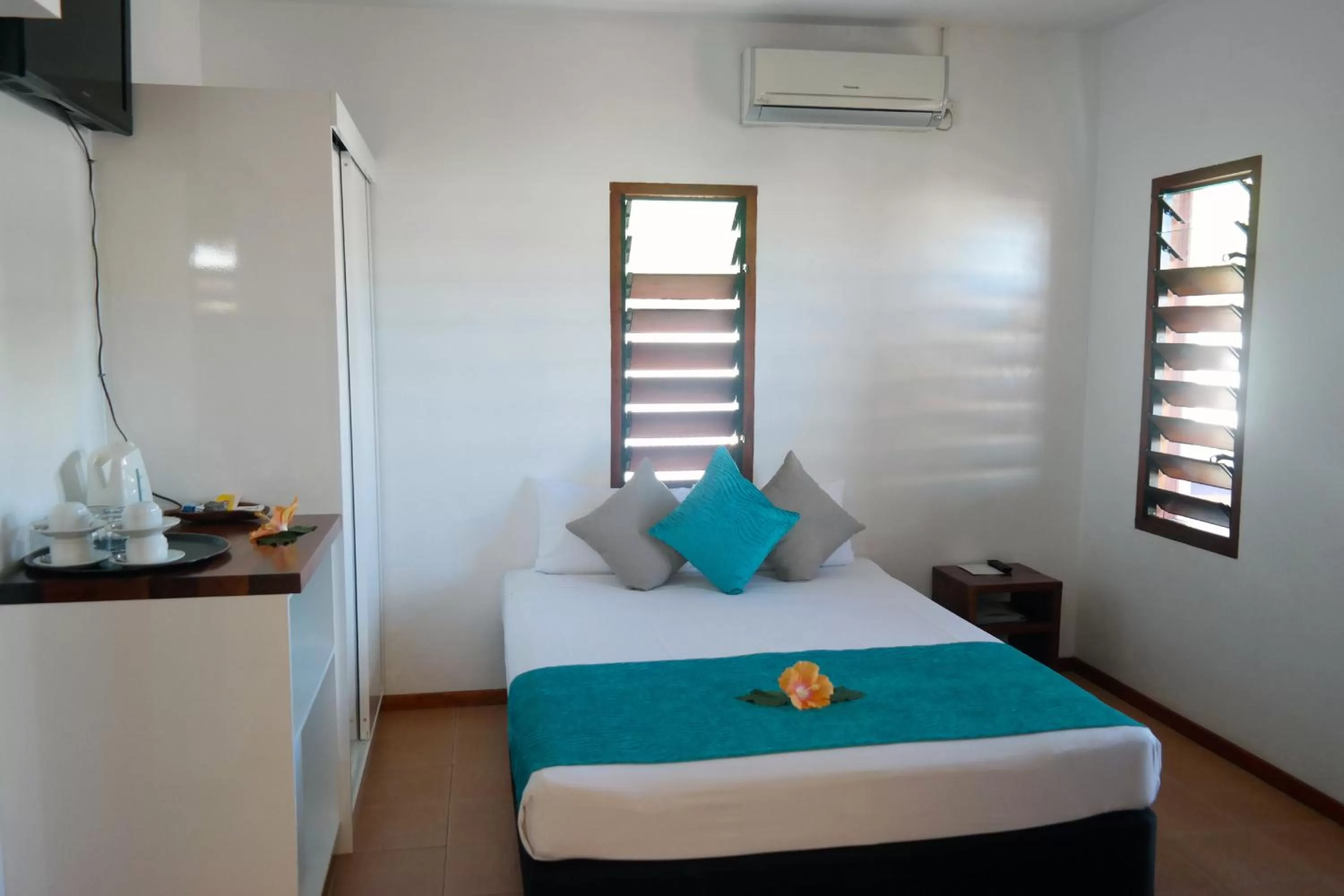 Coffee/tea facilities in Moorings Hotel