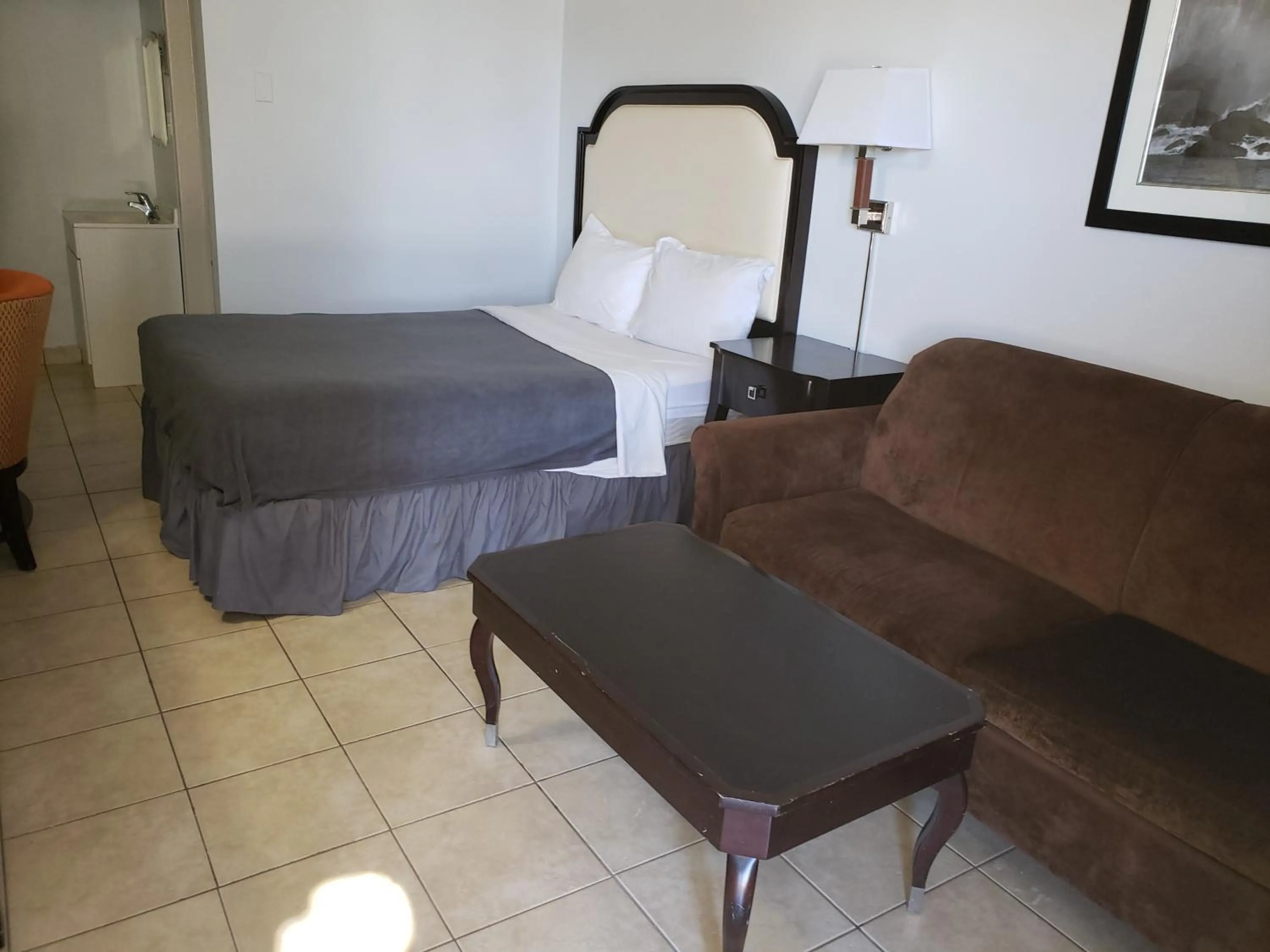 Niagara Falls Courtside Inn