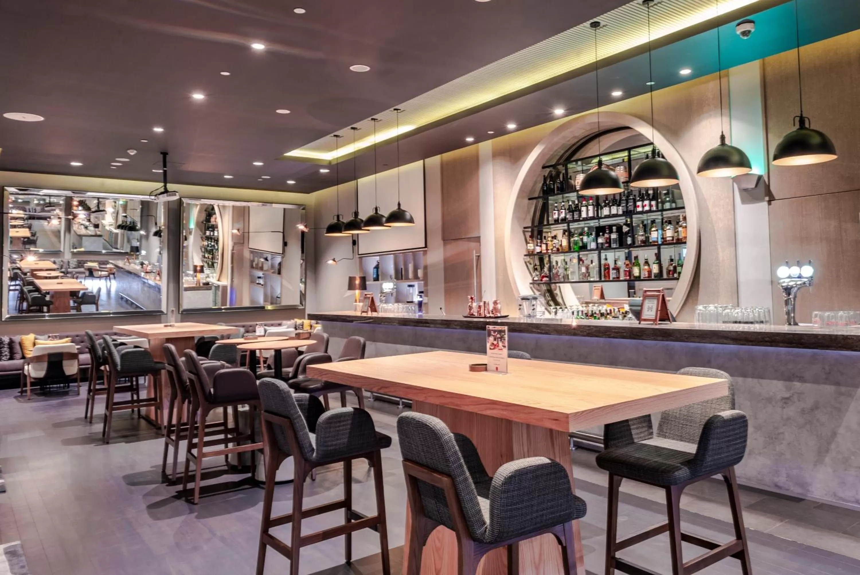 Lounge or bar in Centro Capital Centre By Rotana