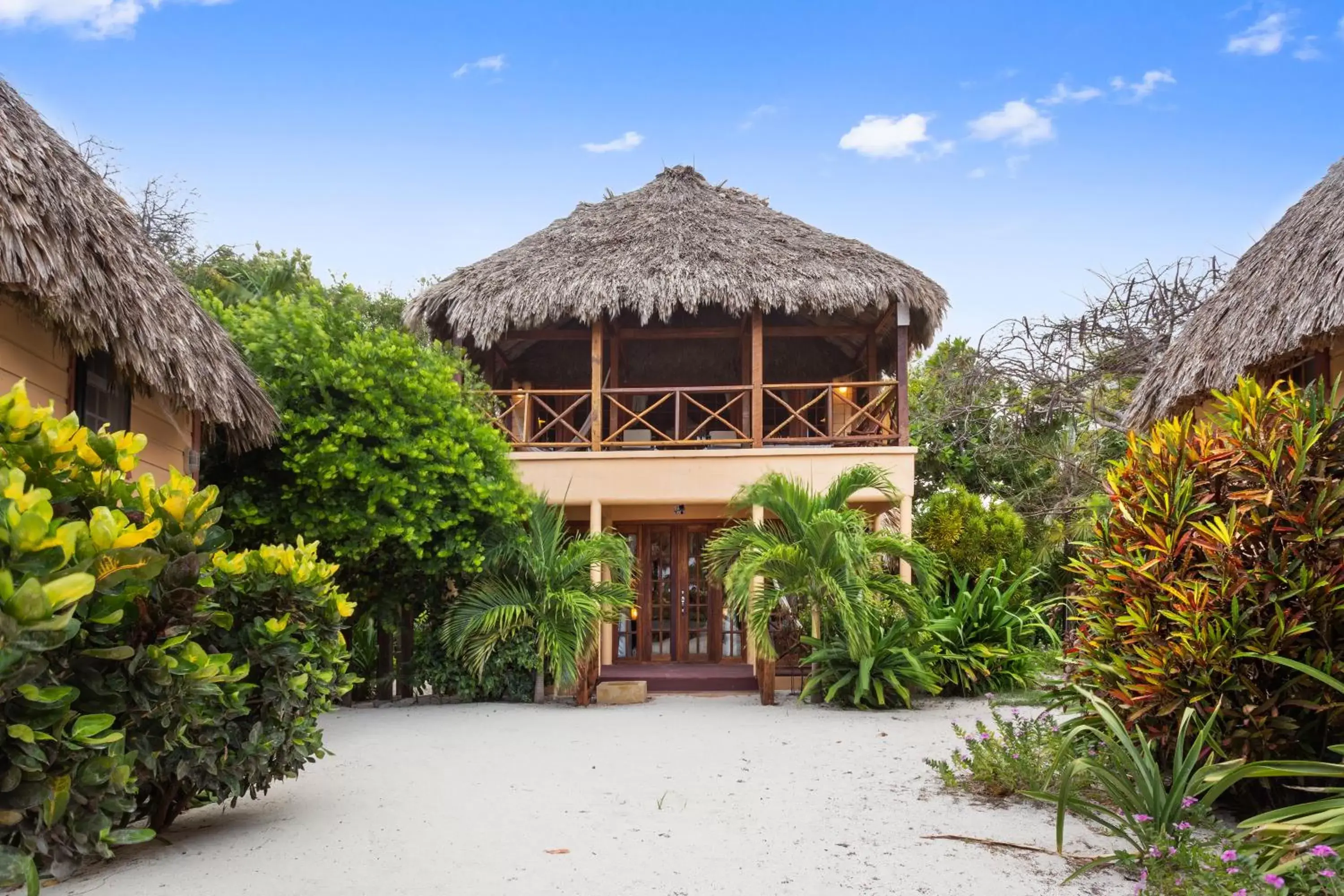 Colonial Suite in Portofino Beach Resort-An Authentic Island Escape! Colonial Suite in Portofino Beach Resort-An Authentic Island Escape!