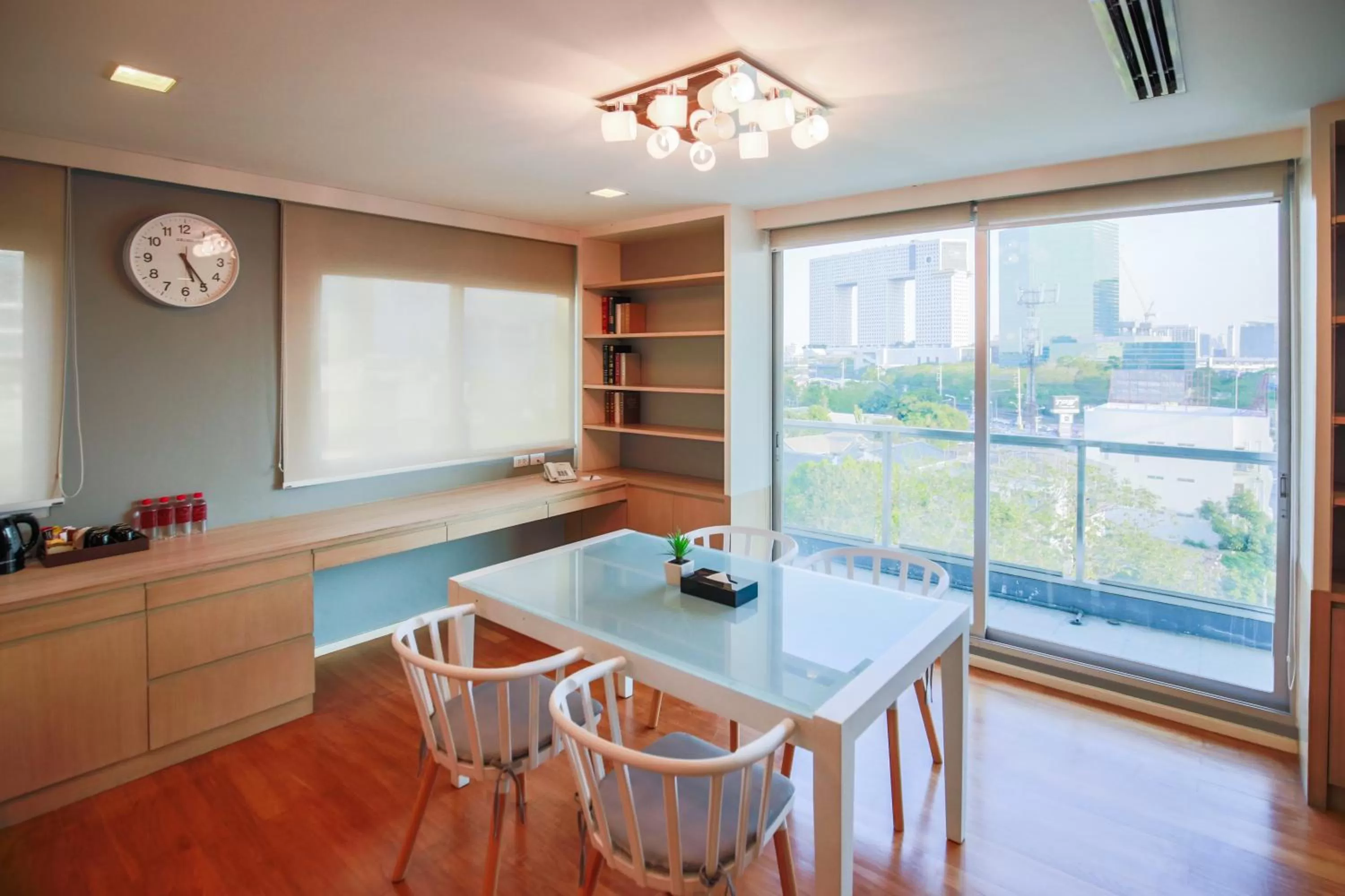 Seating area in Northgate Ratchayothin