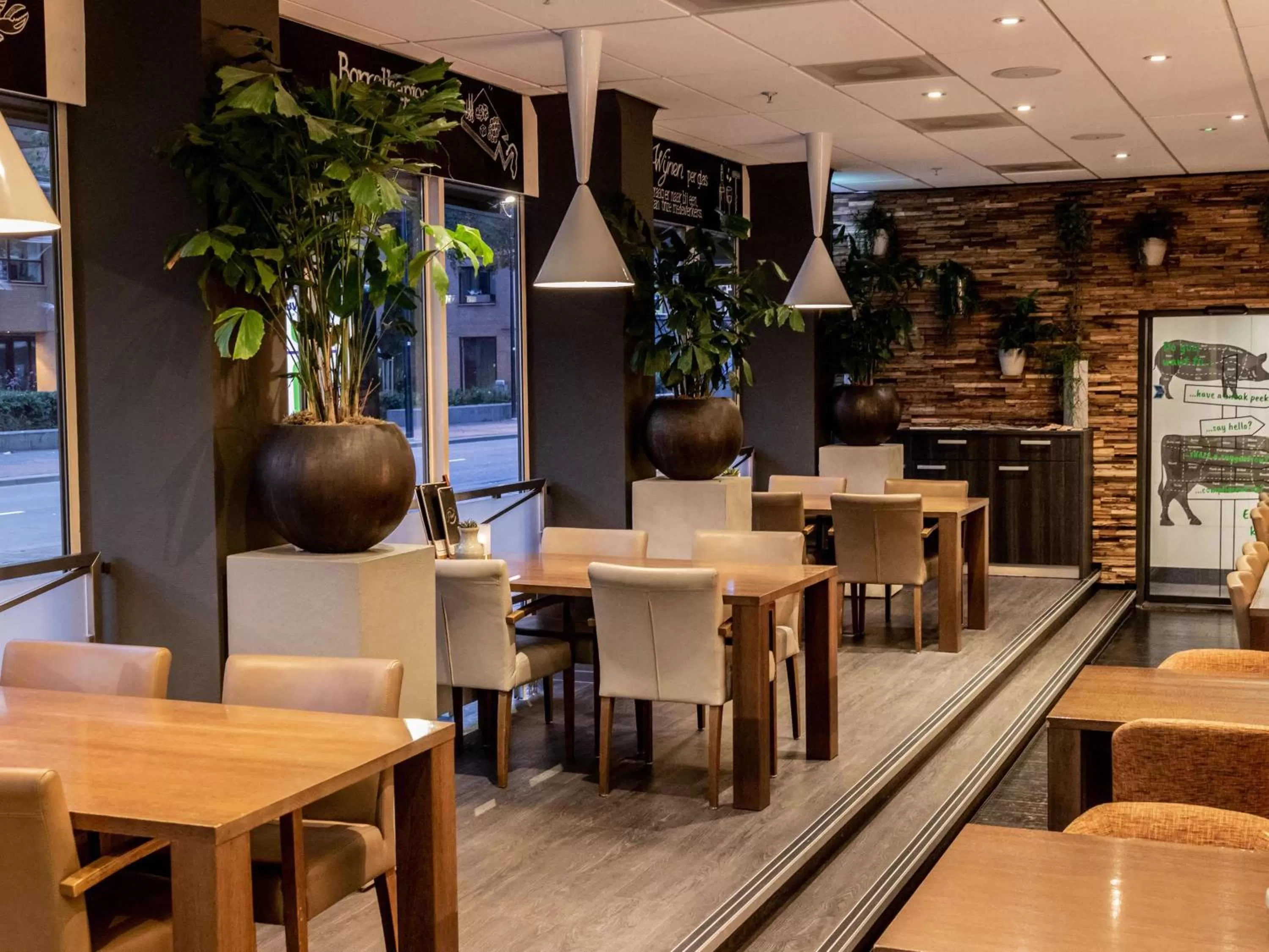 Restaurant/places to eat in Mercure Hotel Tilburg Centrum