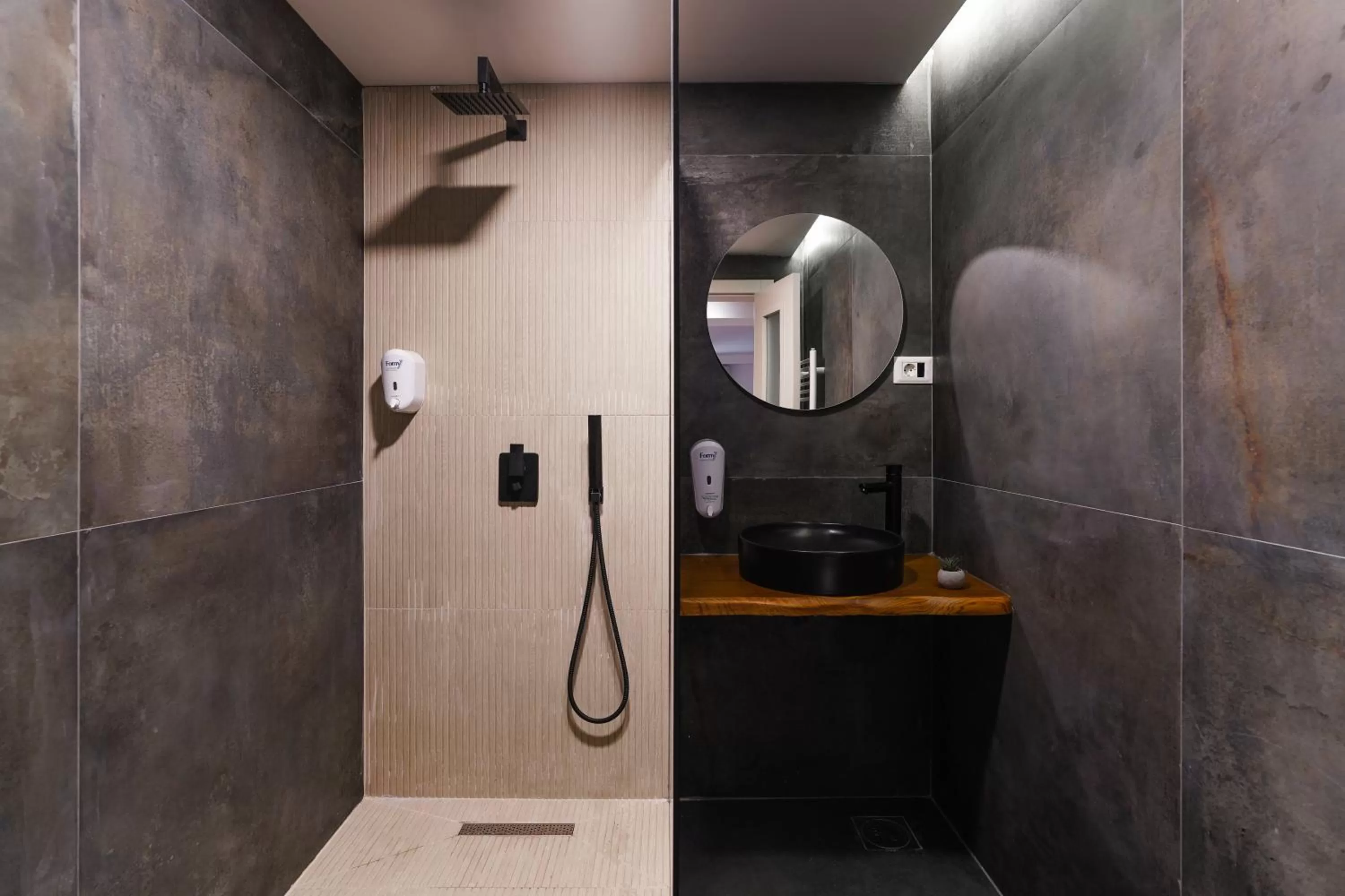 Bathroom in The White Tree