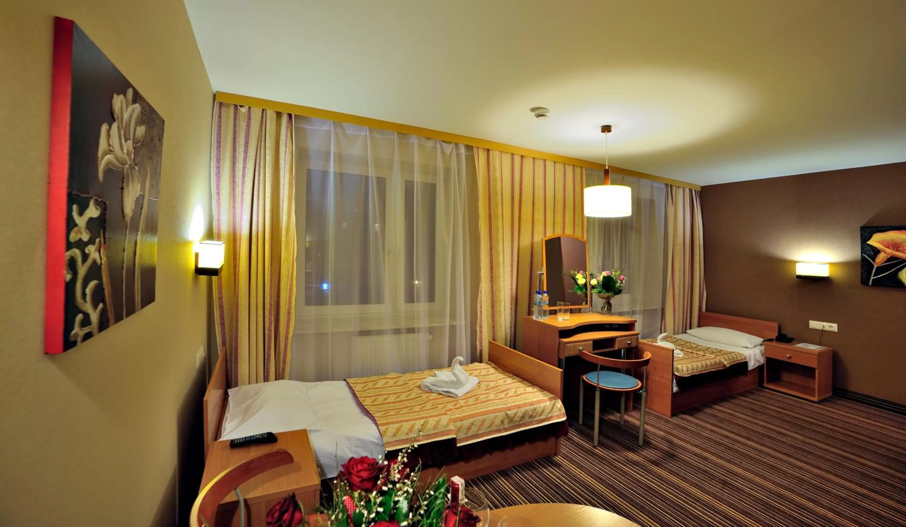 Photo of the whole room, Bed in Hotel Partner