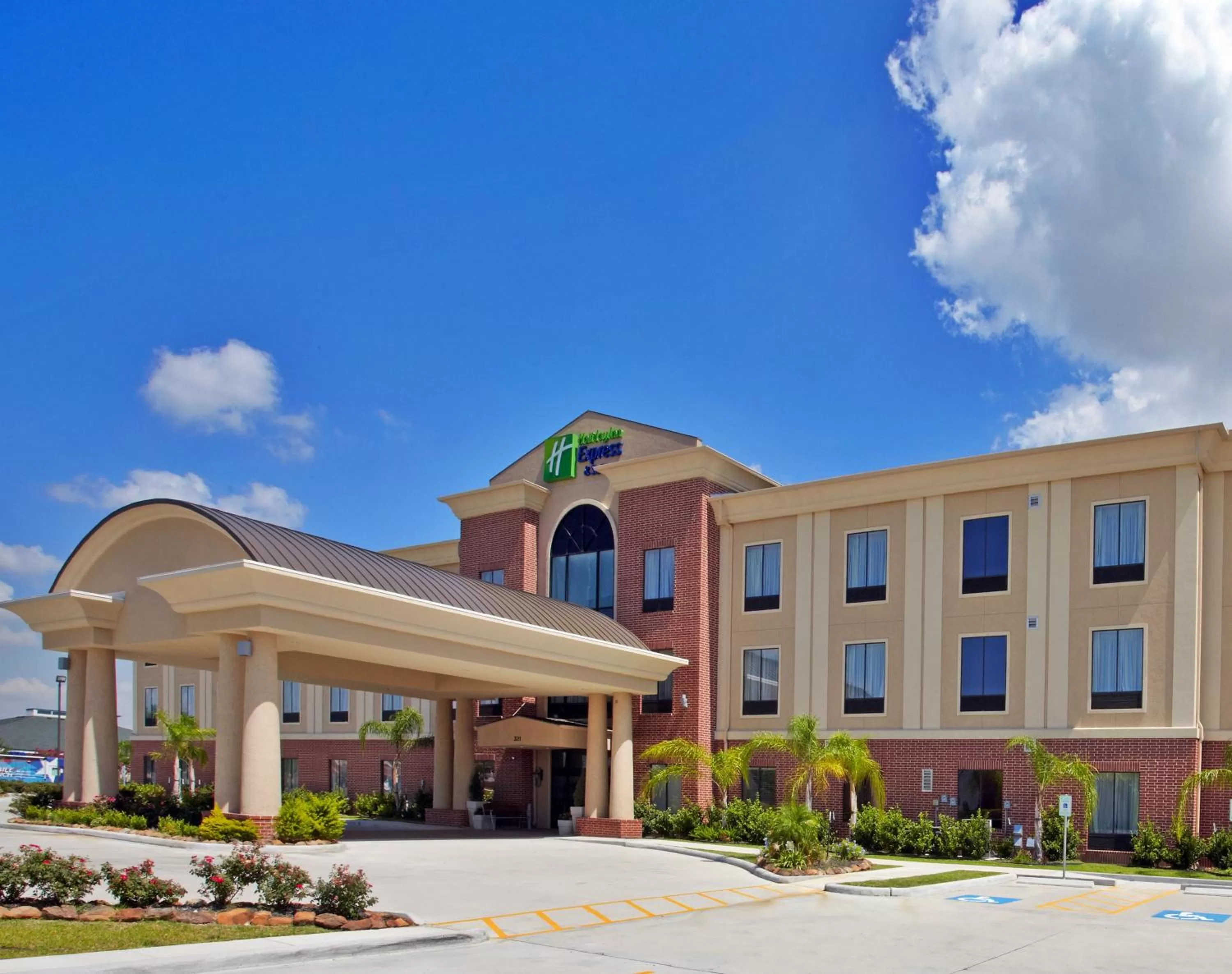 Property building in Holiday Inn Express & Suites Deer Park by IHG