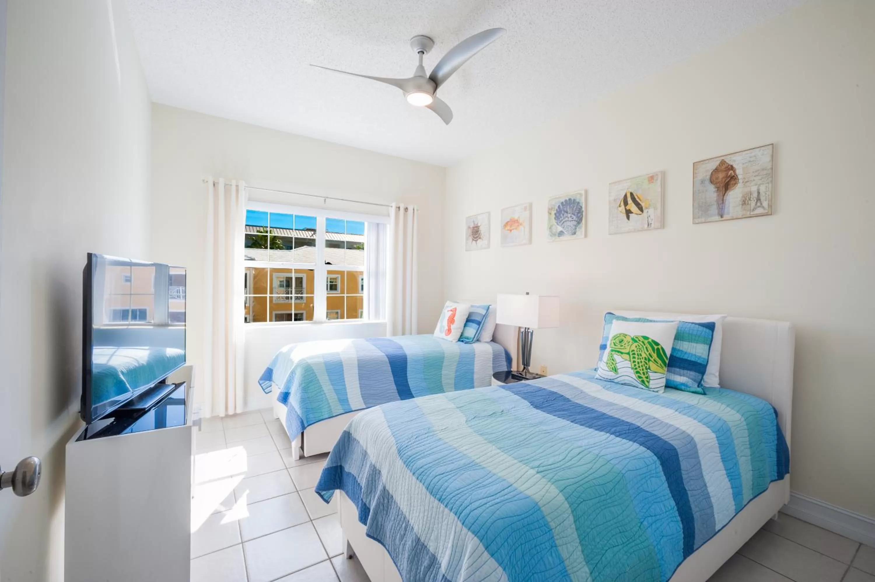 Bedroom, Bed in Regal Beach Club