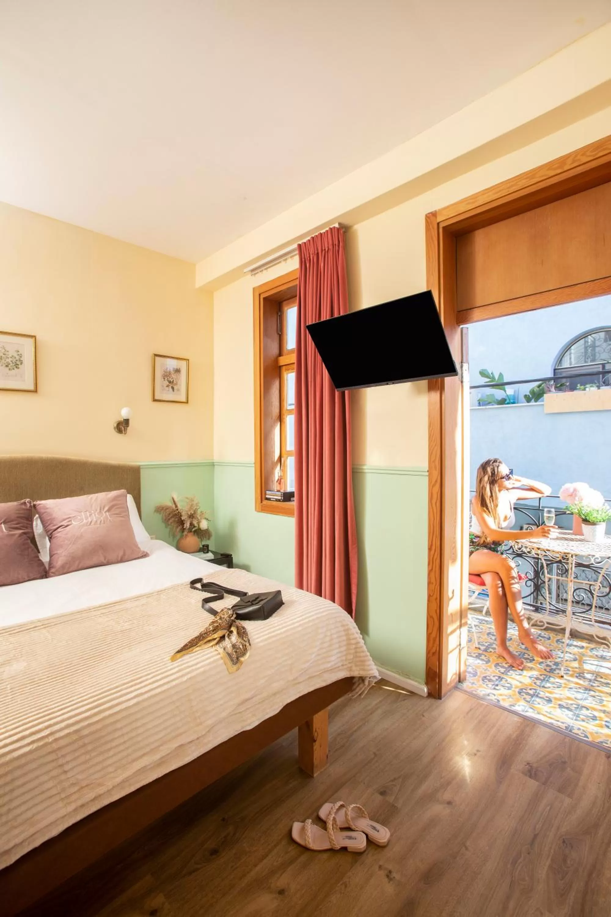 Bedroom in The Elliot - Adults only