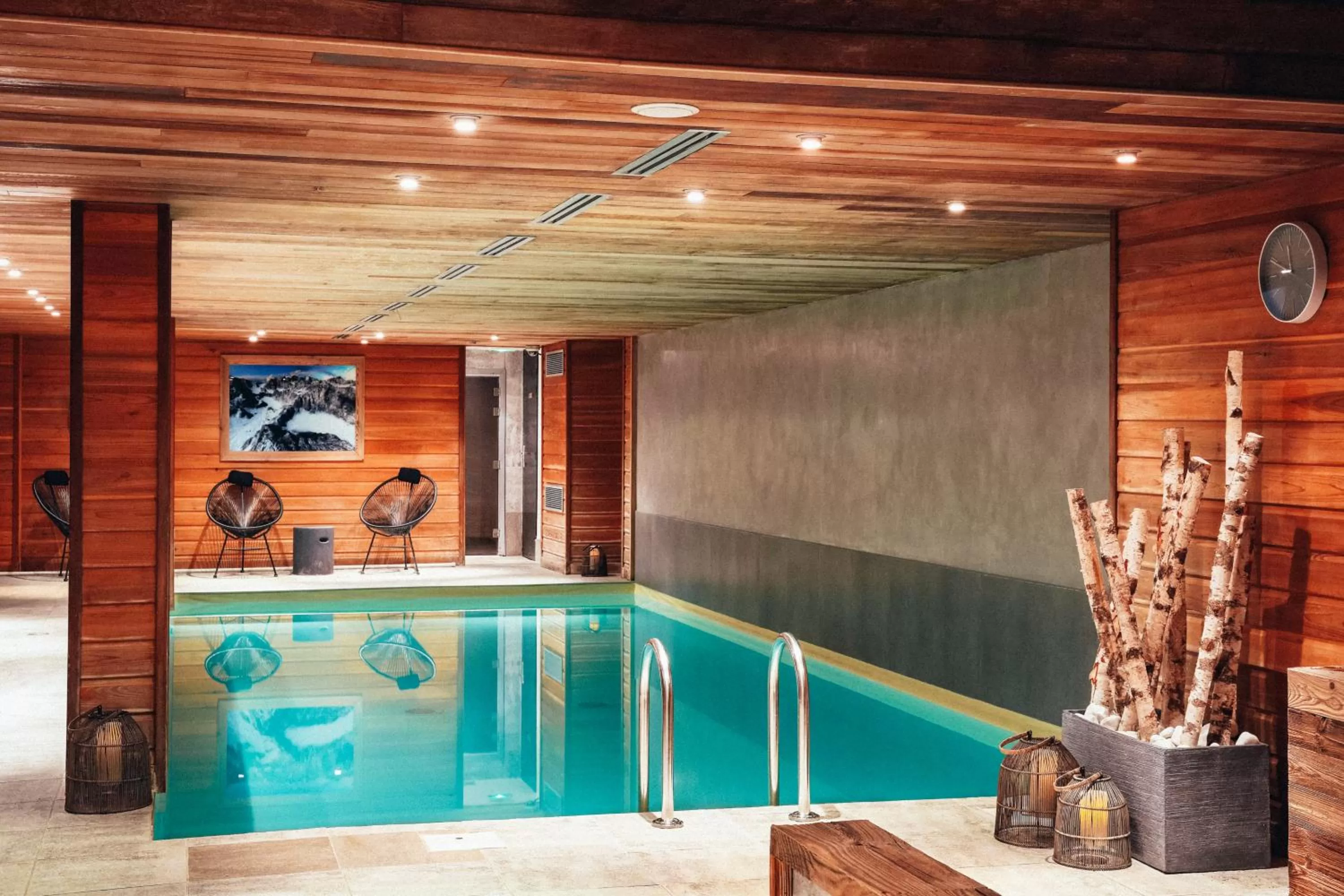 Swimming pool in Hôtel L'Arboisie