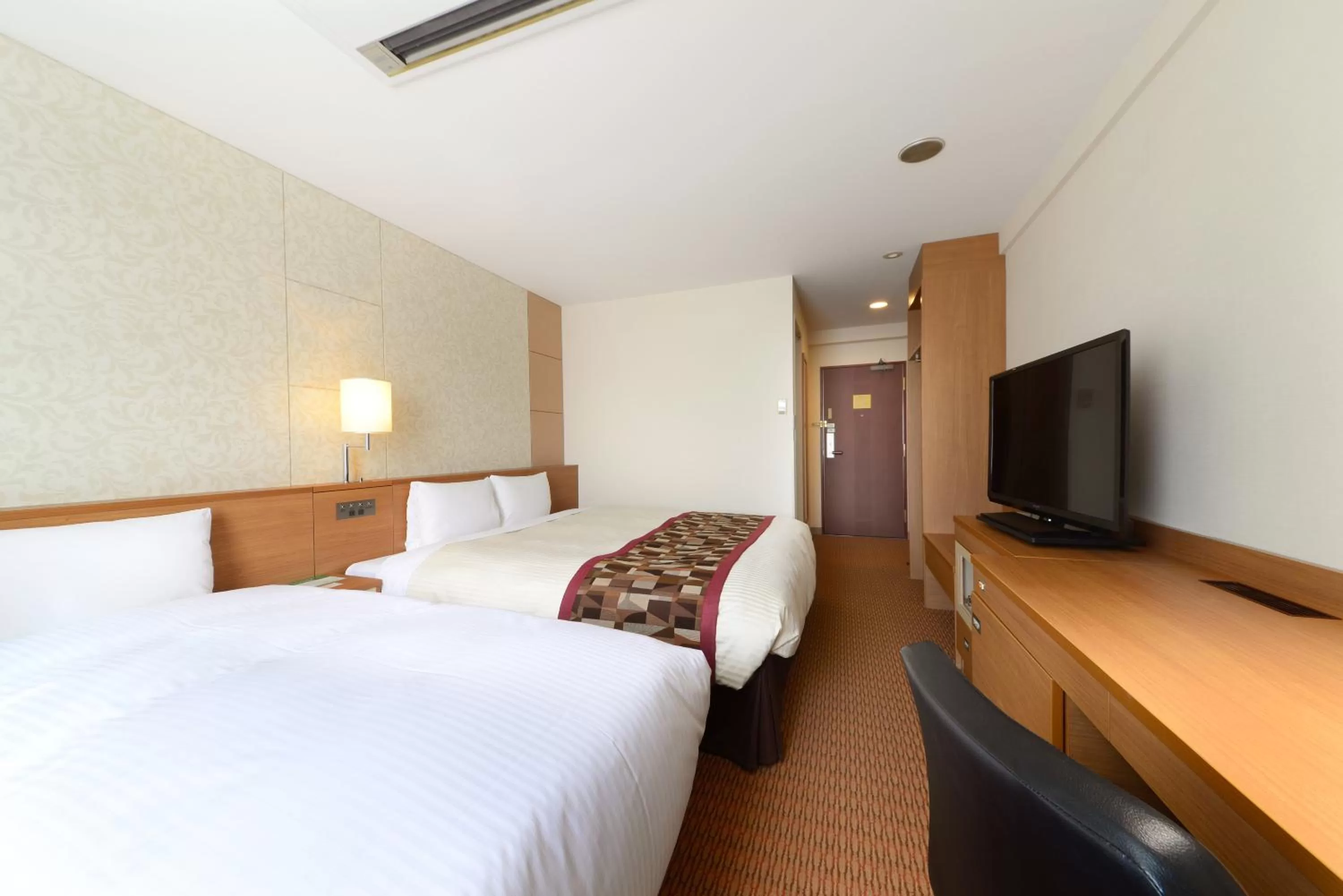 Deluxe Room with Extra Bed and Castle View (8th-10th Floor) - Smoking in Vessel Inn Fukuyama Station