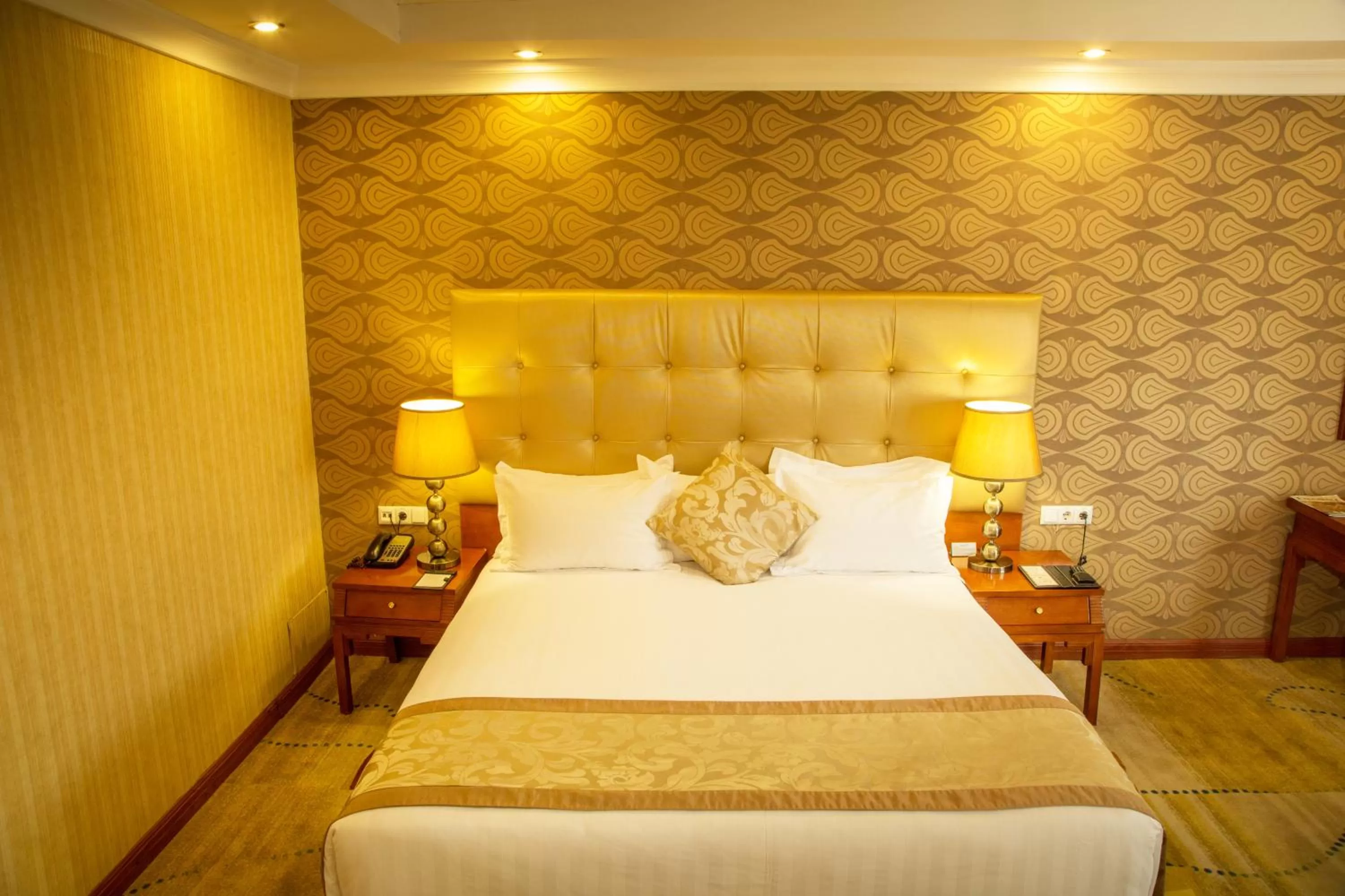 Bed in Jupiter International Hotel - Bole