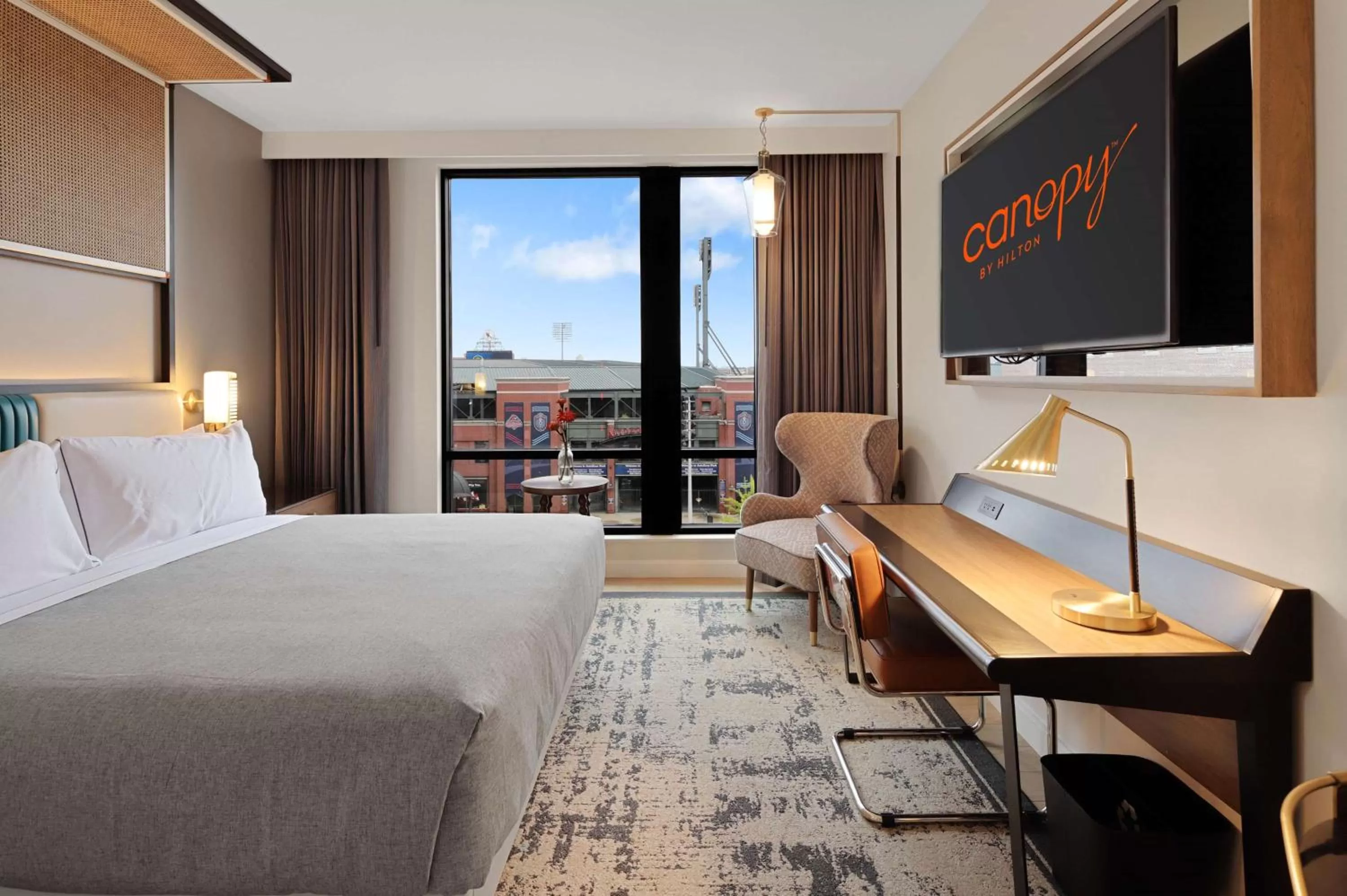 Bed in Canopy By Hilton Memphis Downtown