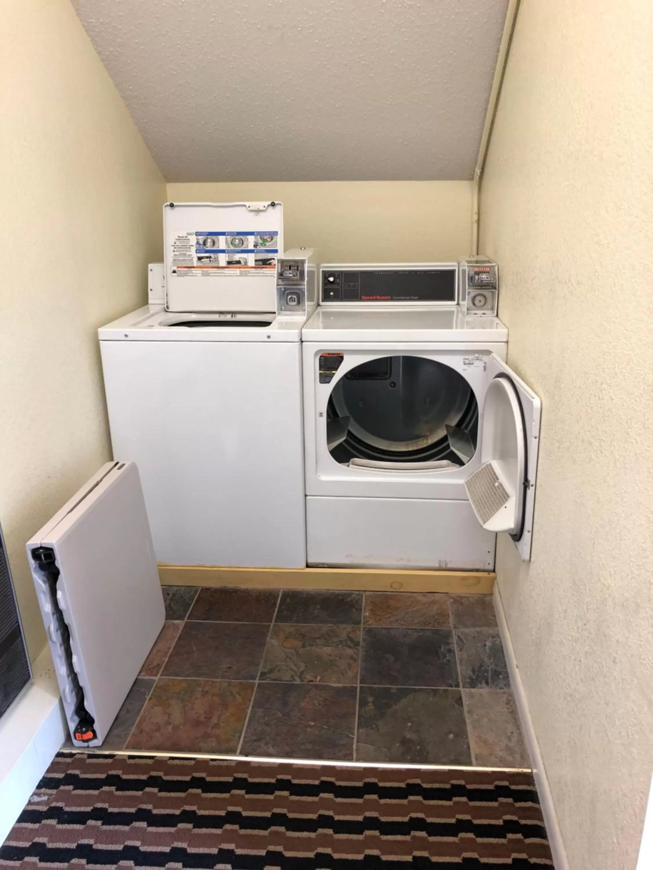 washing machine in Baymont by Wyndham Fort Wayne