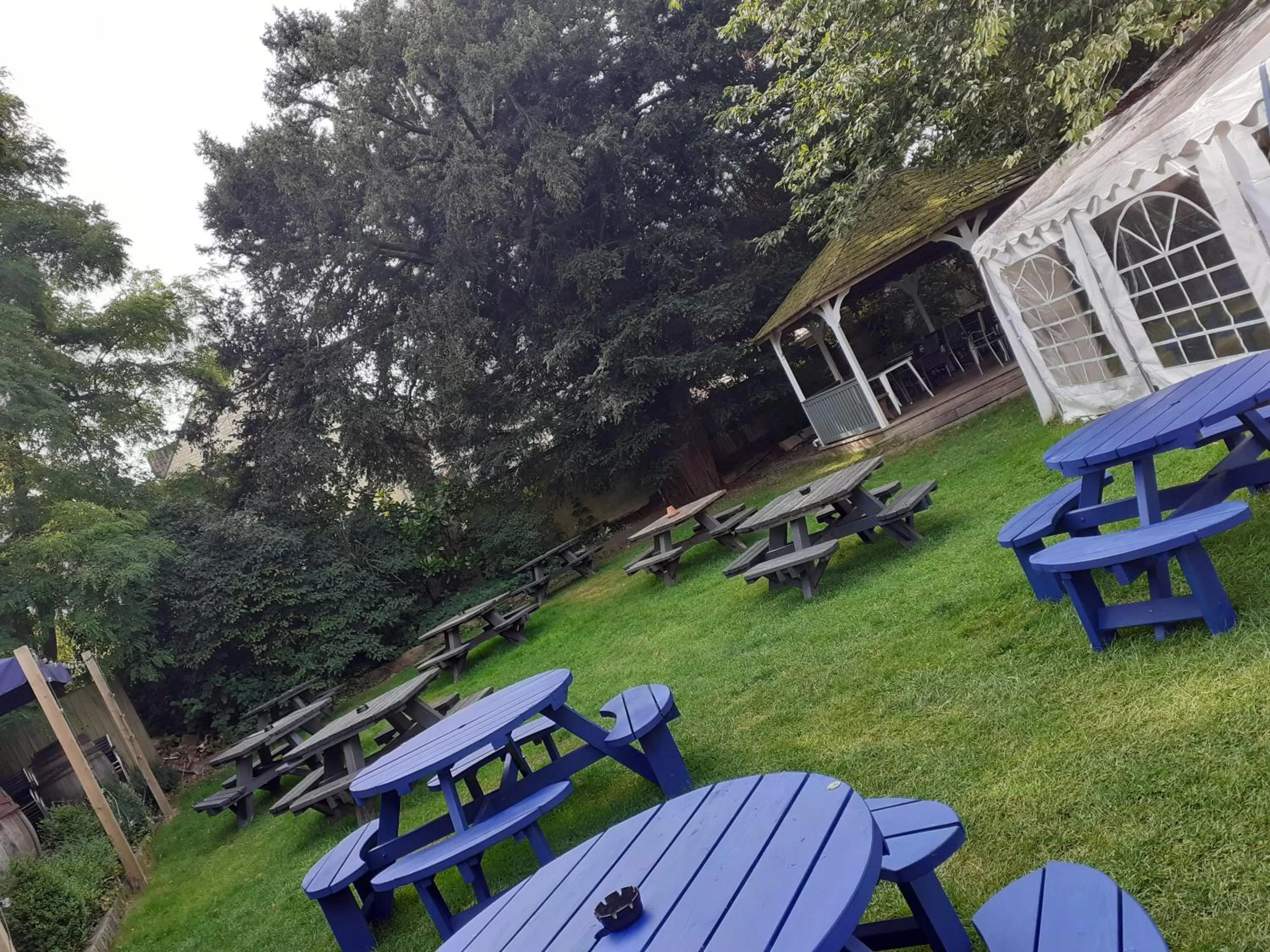 Restaurant/places to eat in The Barge Inn