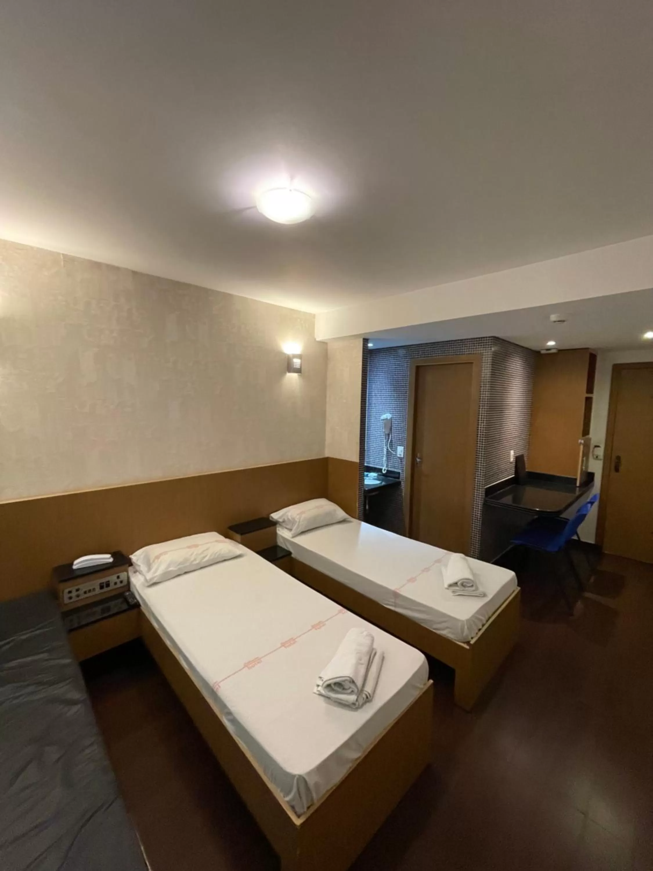 Photo of the whole room, Bed in Calandre Hotel