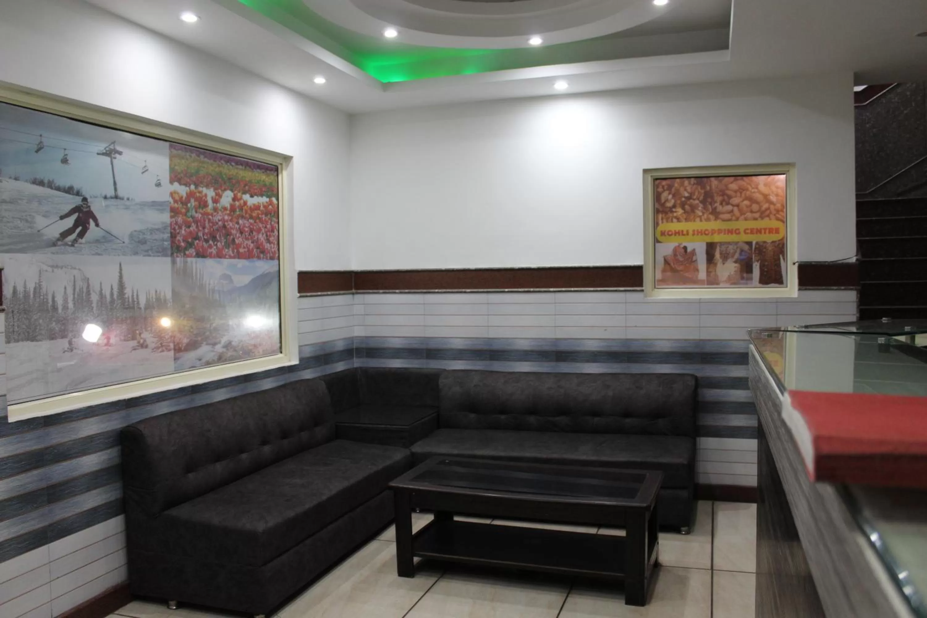 Lobby or reception, Lobby/Reception in Trimrooms JMC Katra