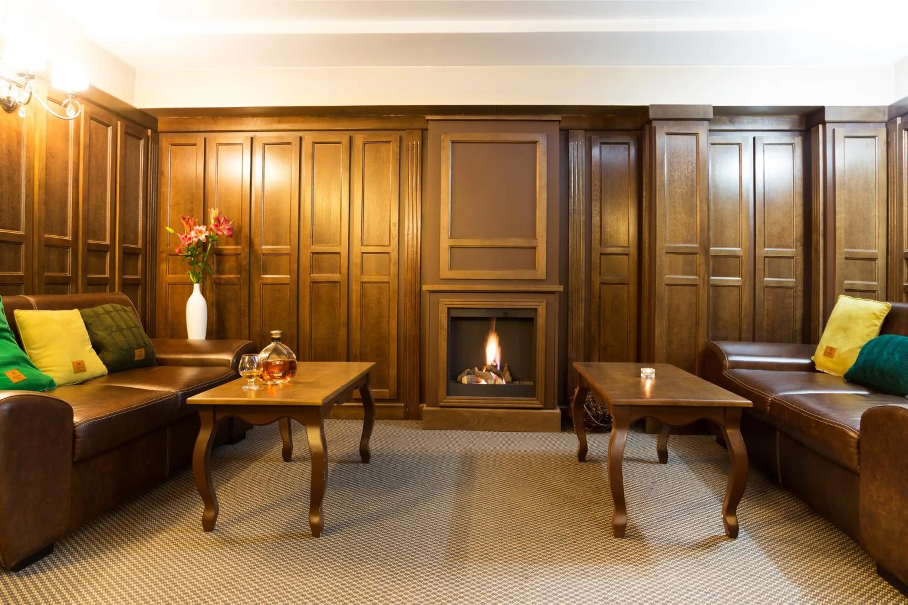 Lobby or reception in Earth & People Hotel & SPA - Free Parking & Swimming Pool