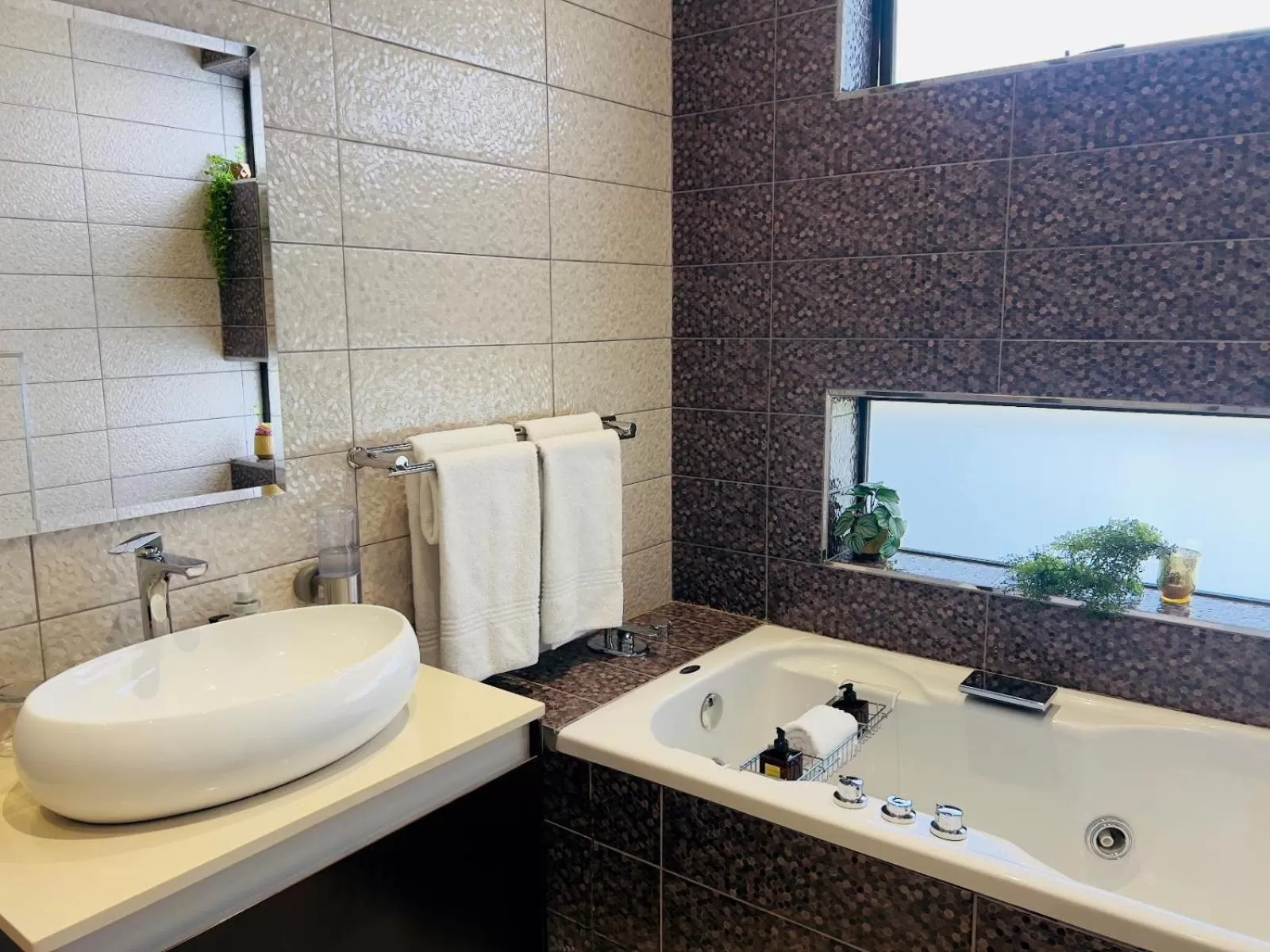 Toilet in One O Eight Boutique Hotel