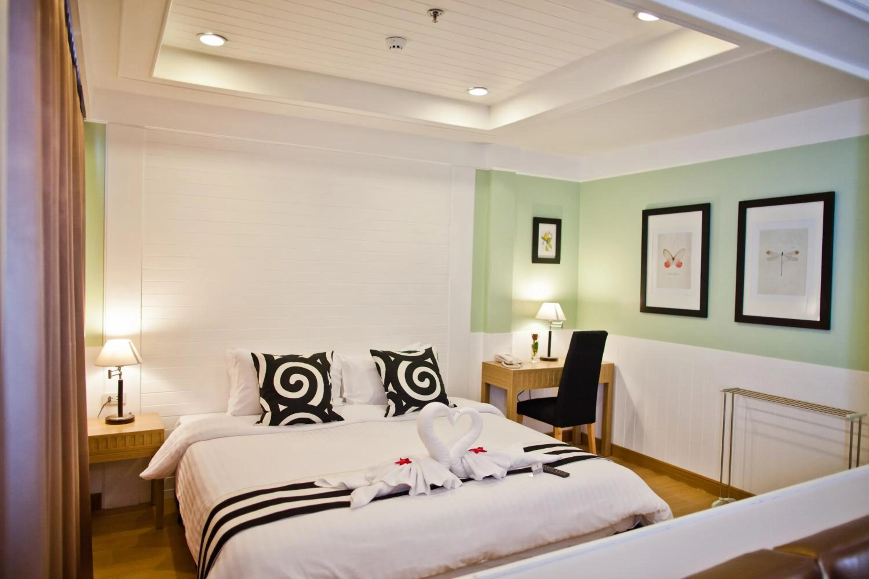 Photo of the whole room, Bed in Paradise Hotel Udonthani