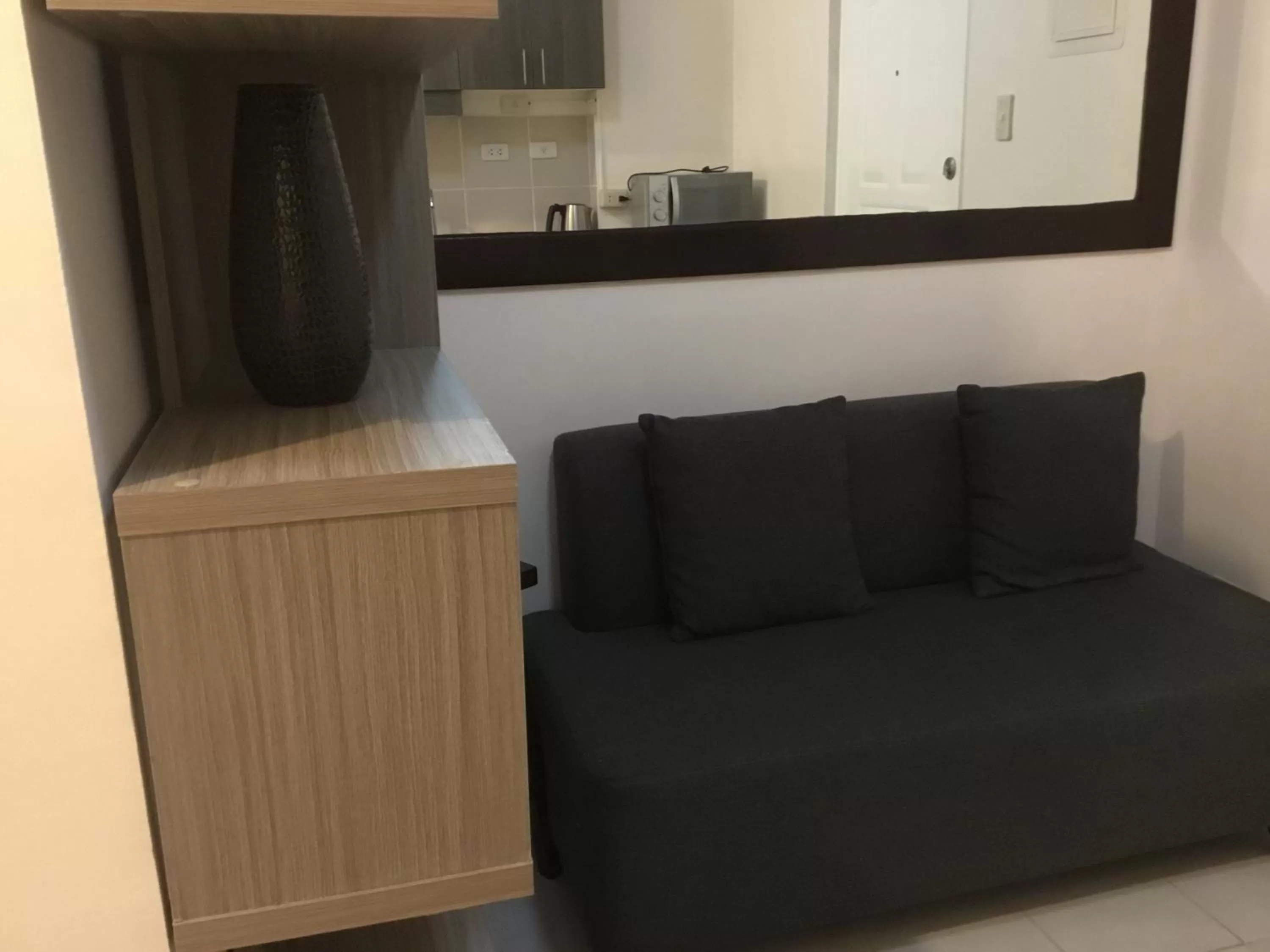 Living room in Condo with Free Swimming Pool & Viewing Deck