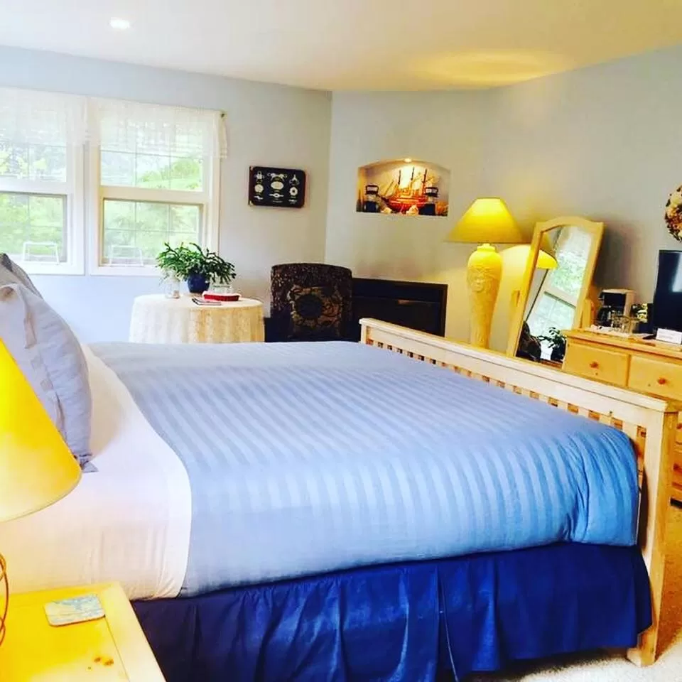 Bed in Seafarer Bed & Breakfast