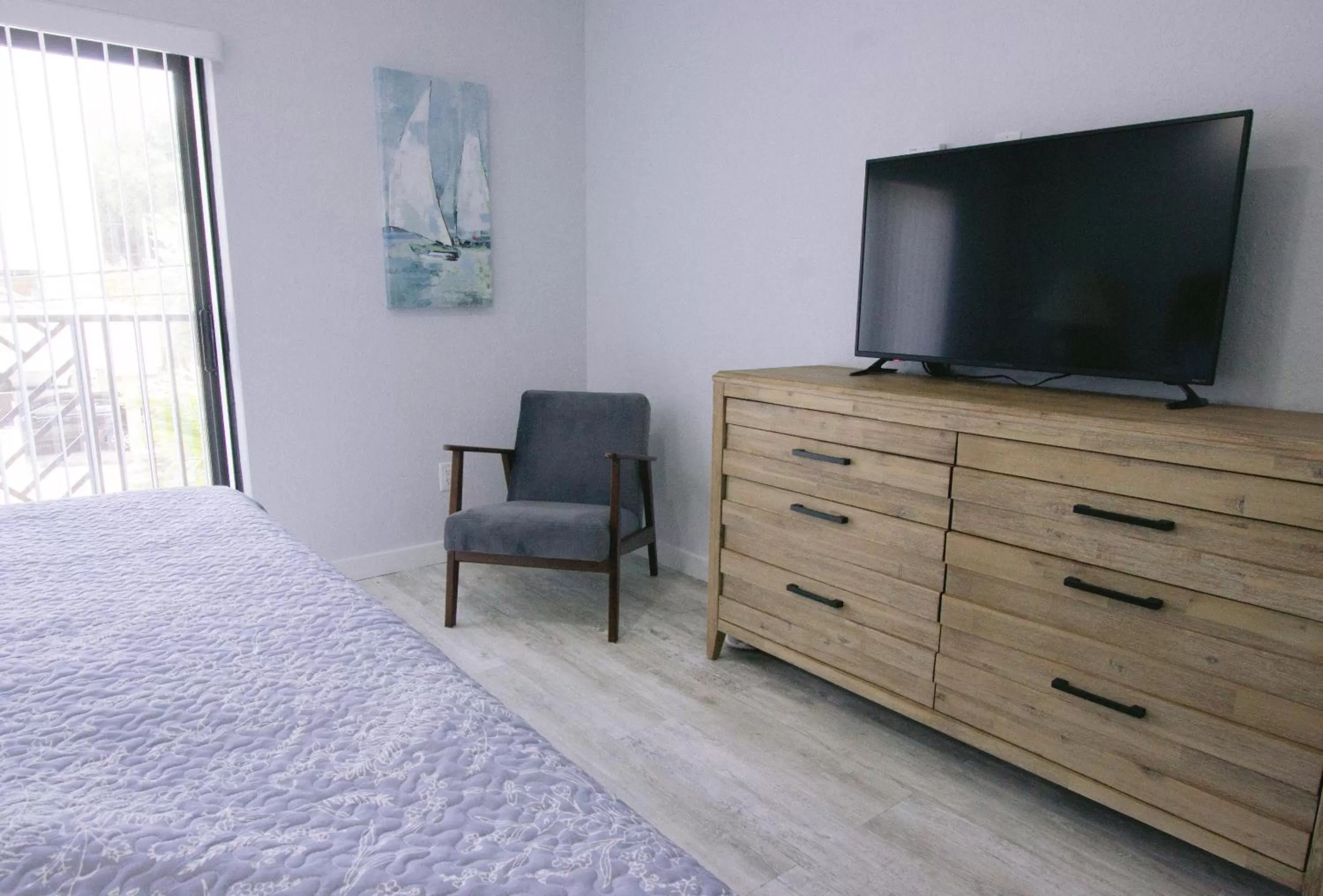 Bed in Vistalmar Beach Resort