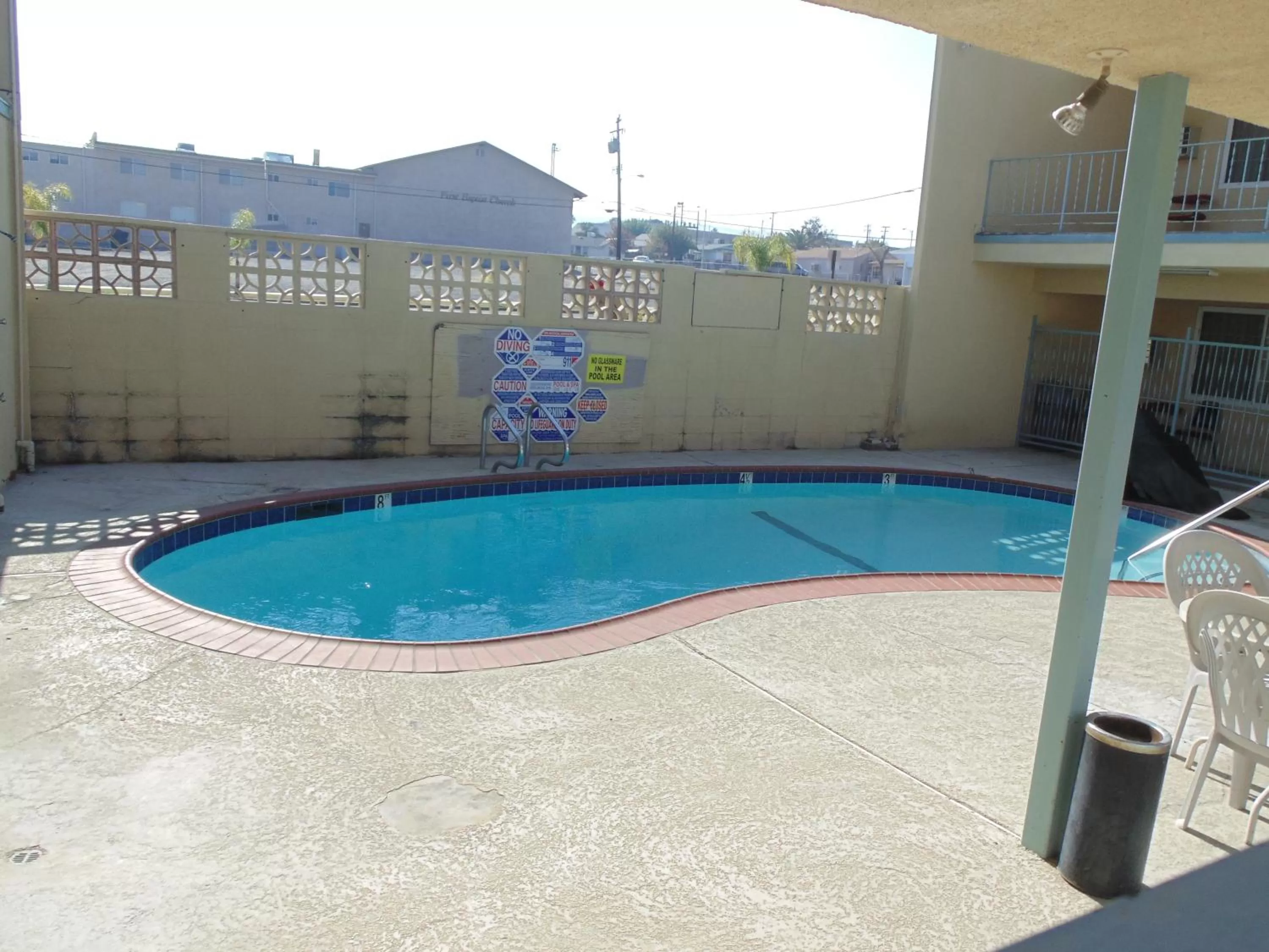 Swimming pool in Western Inn & Suites