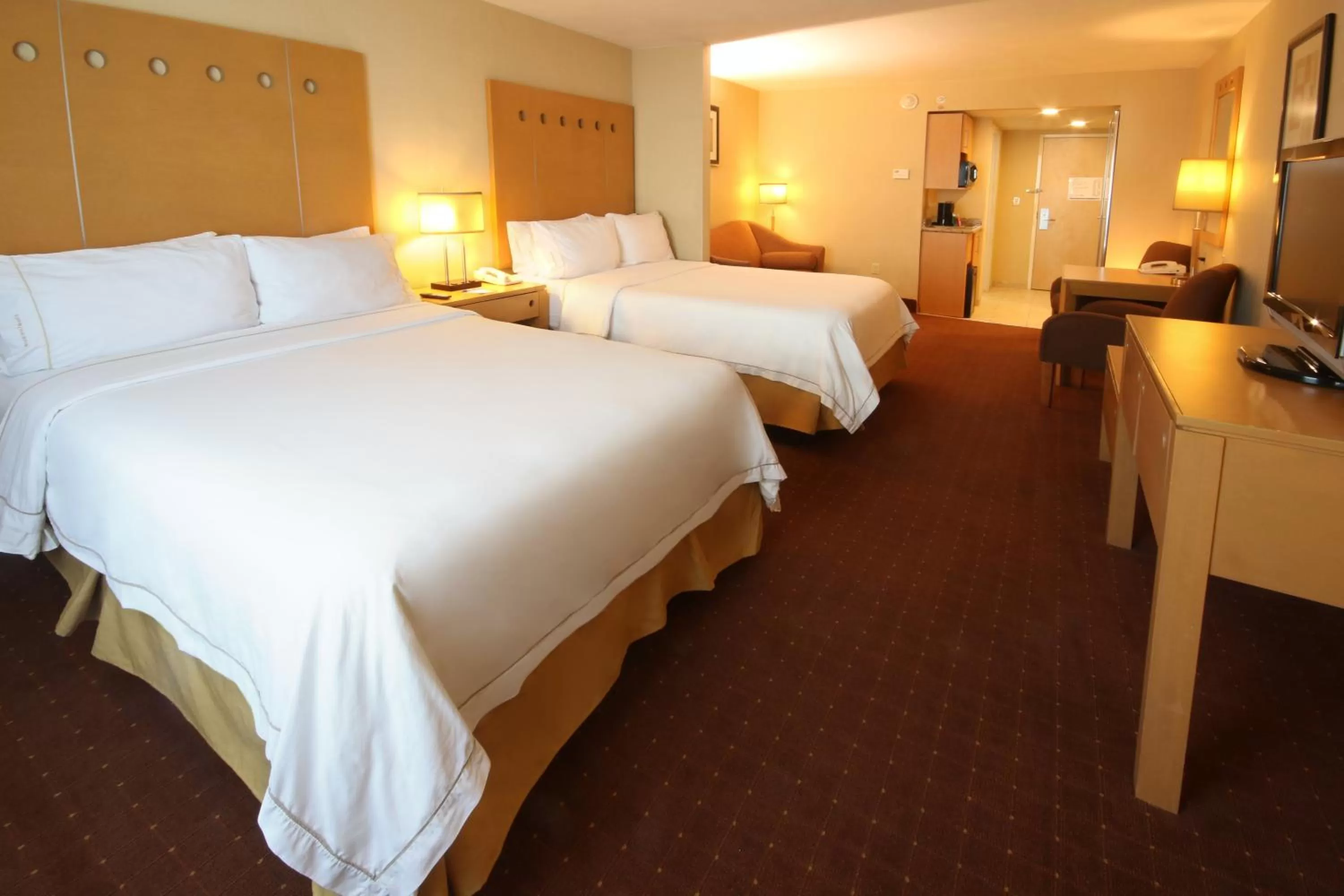 Photo of the whole room, Bed in Holiday Inn Express Hotel & Suites CD. Juarez - Las Misiones by IHG