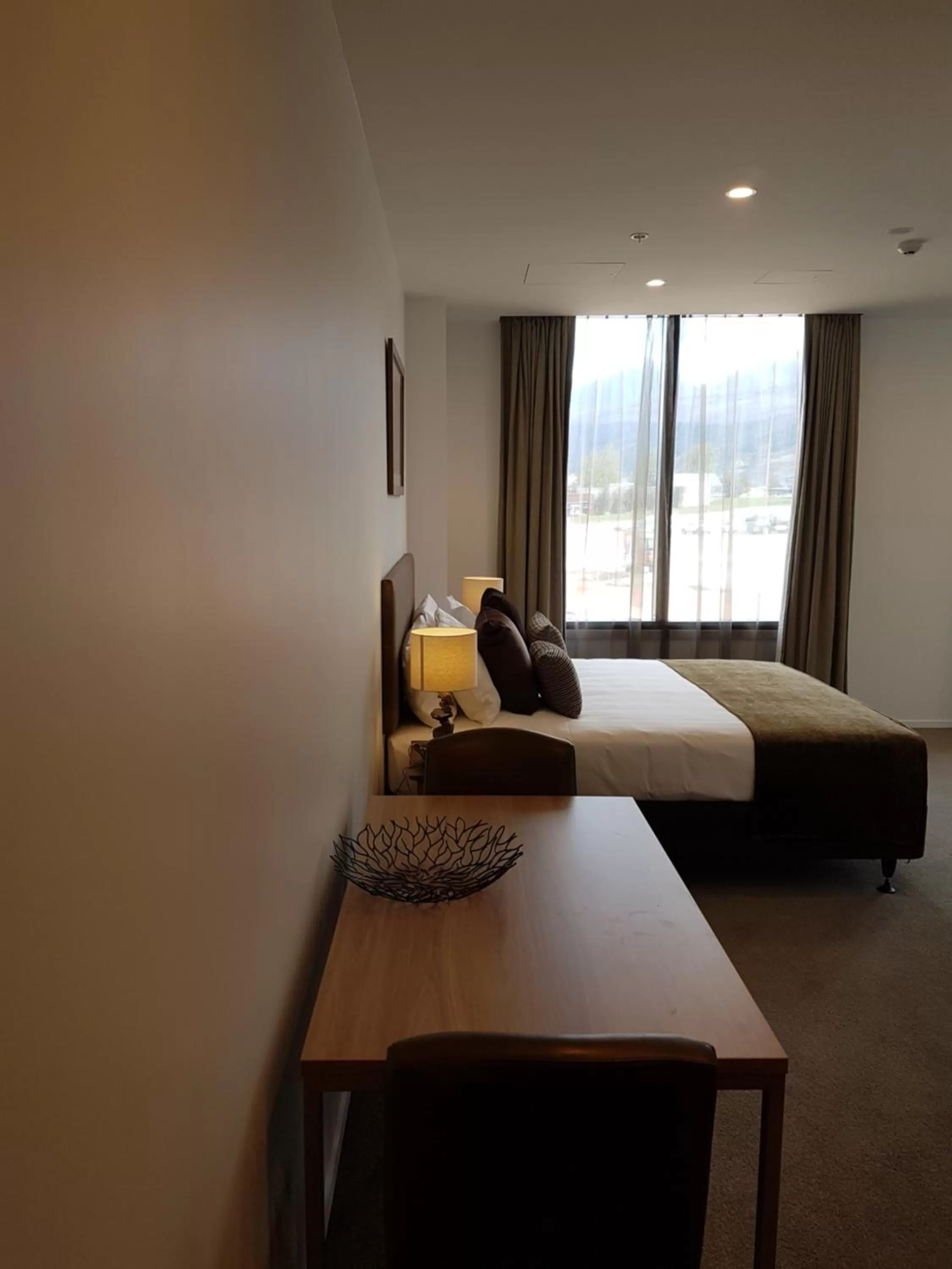 Dining area, Bed in Wyndham Garden Remarkables Park Queenstown