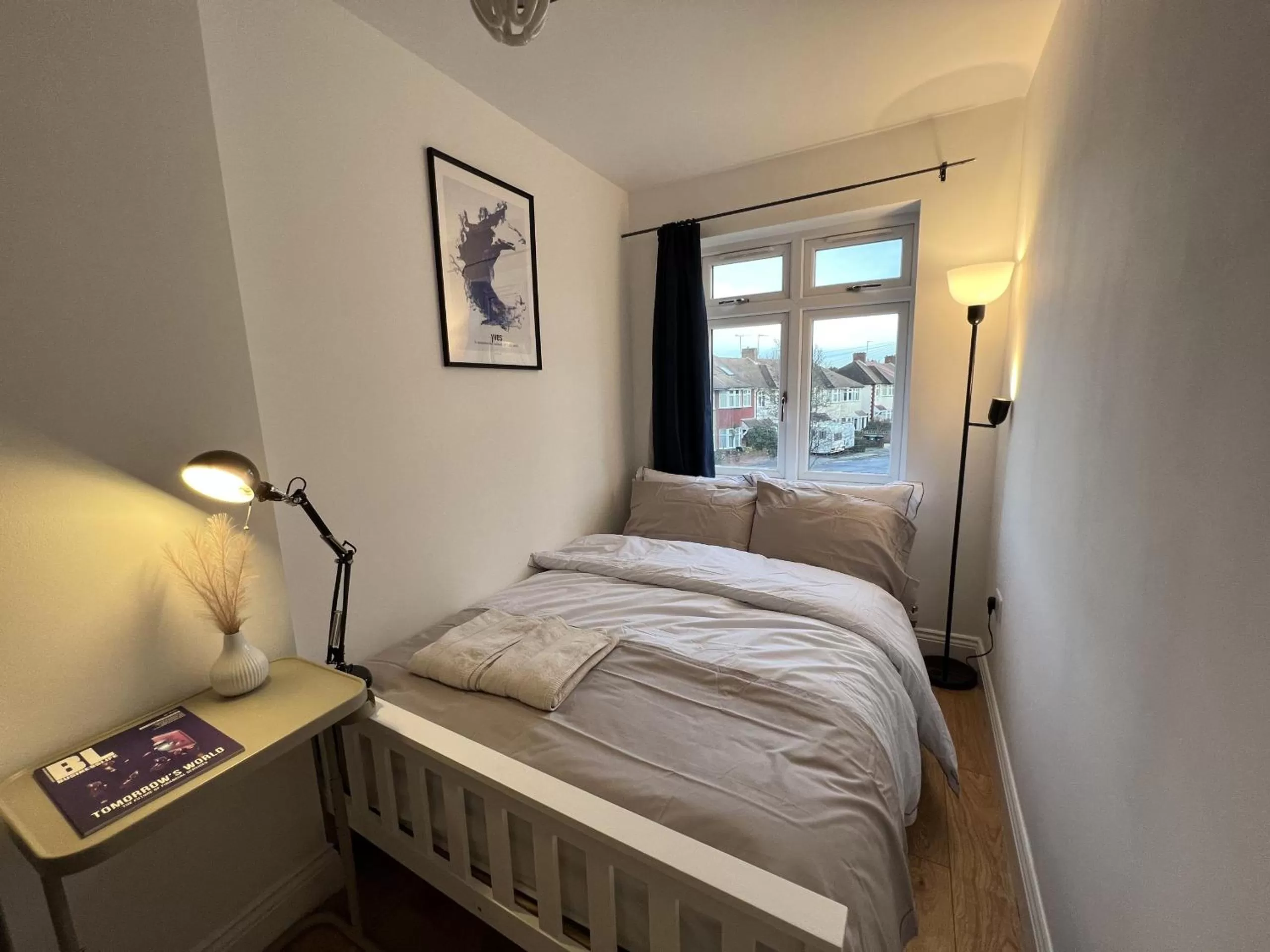 Bedroom, Bed in 4 Wharncliffe Drive