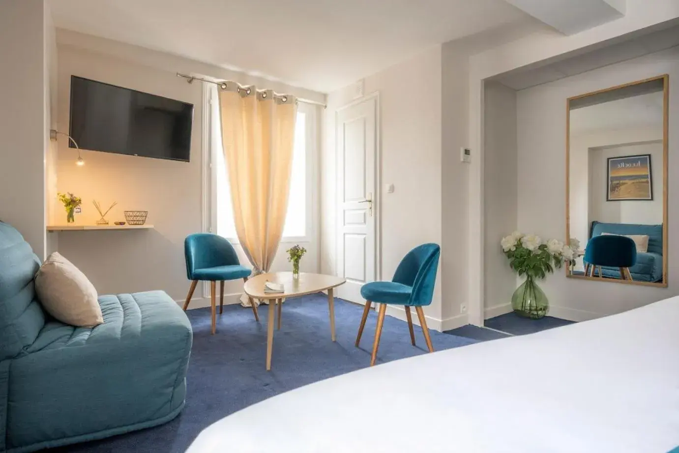 Privilege Double Room in Un Hotel sur le Port Privilege Double Room in Un Hotel sur le Port