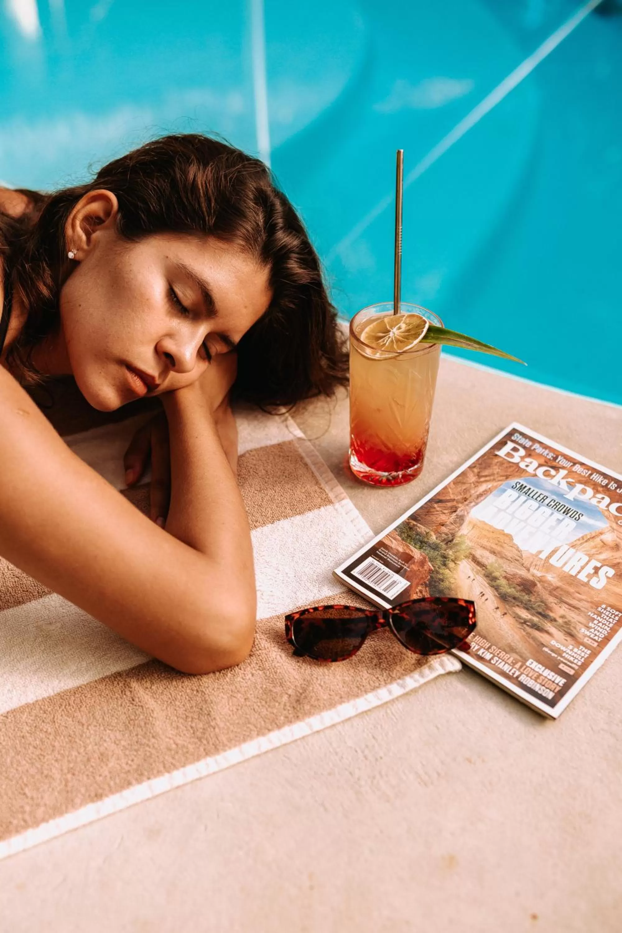 Pool view in Albatros by Bedsfriends