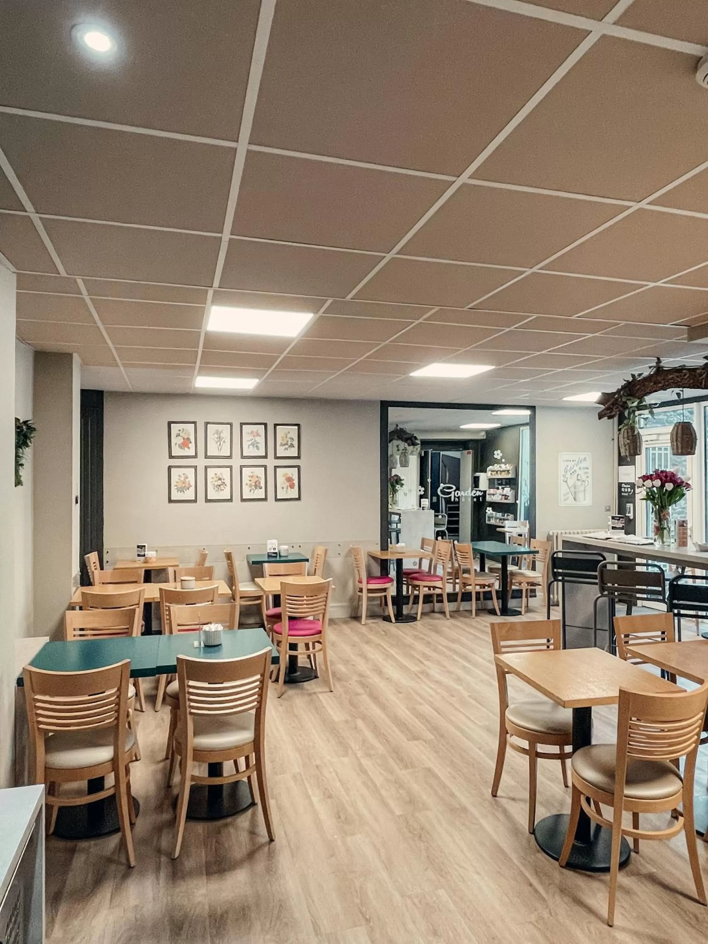 Breakfast in Garden Hotel Rennes Centre Gare