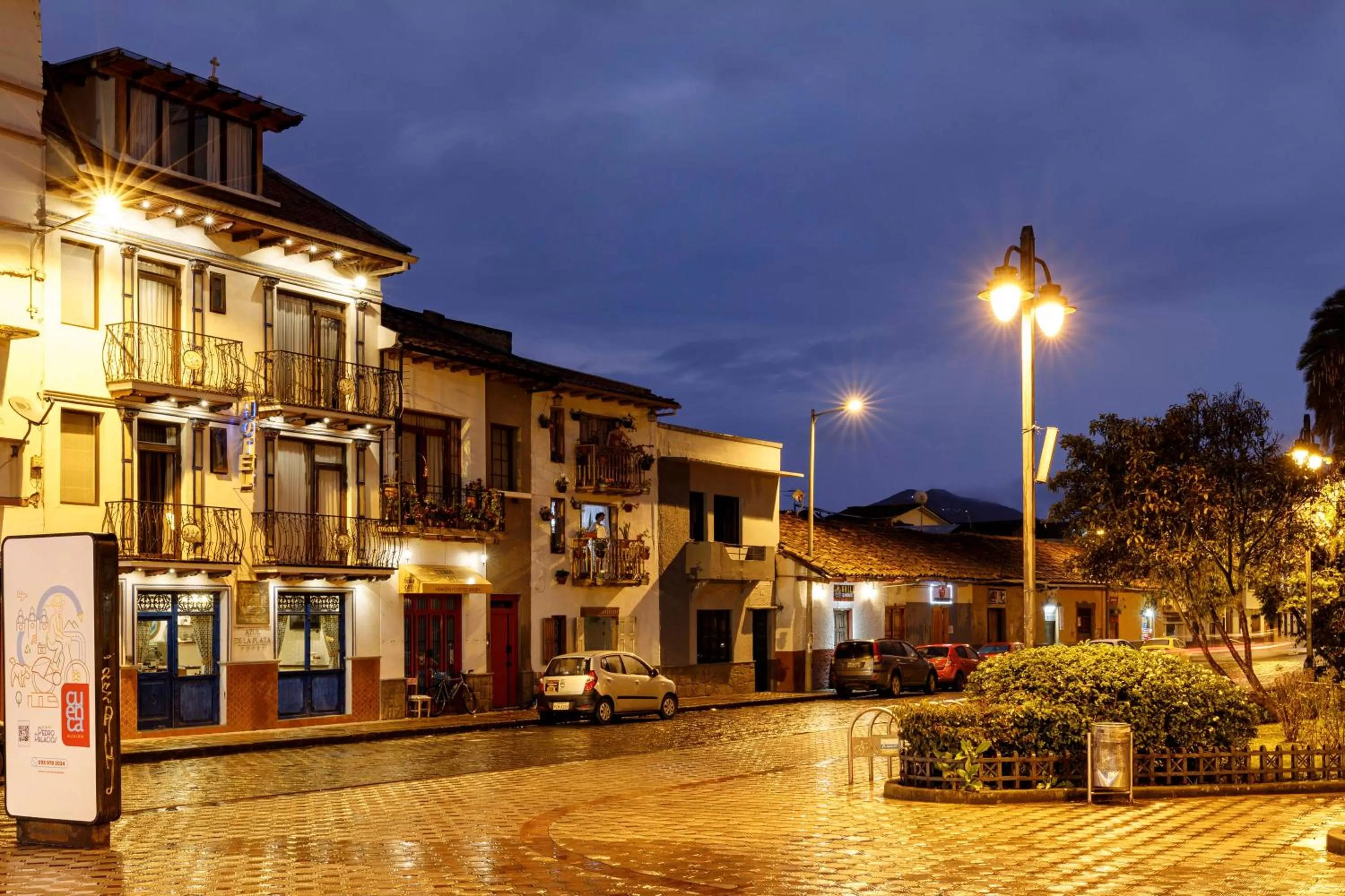 Neighbourhood in Hotel Azul de la Plaza by Chat Noir